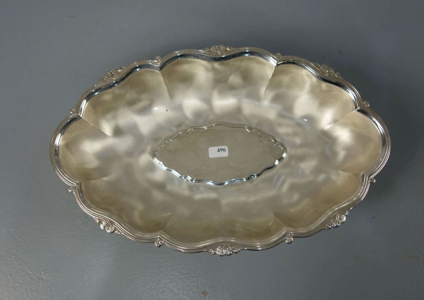 VERSILBERTE SCHALE / plated bowl, WMF - Württembergische Metallwarenfabrik Geislingen. Geschweifte, - Bild 2 aus 3