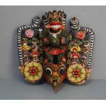 MASKE / DÄMONENMASKE / FABELTIERMASKE / mask, Sri Lanka, 20. Jh.; Holz, geschnitzt und polychrom in