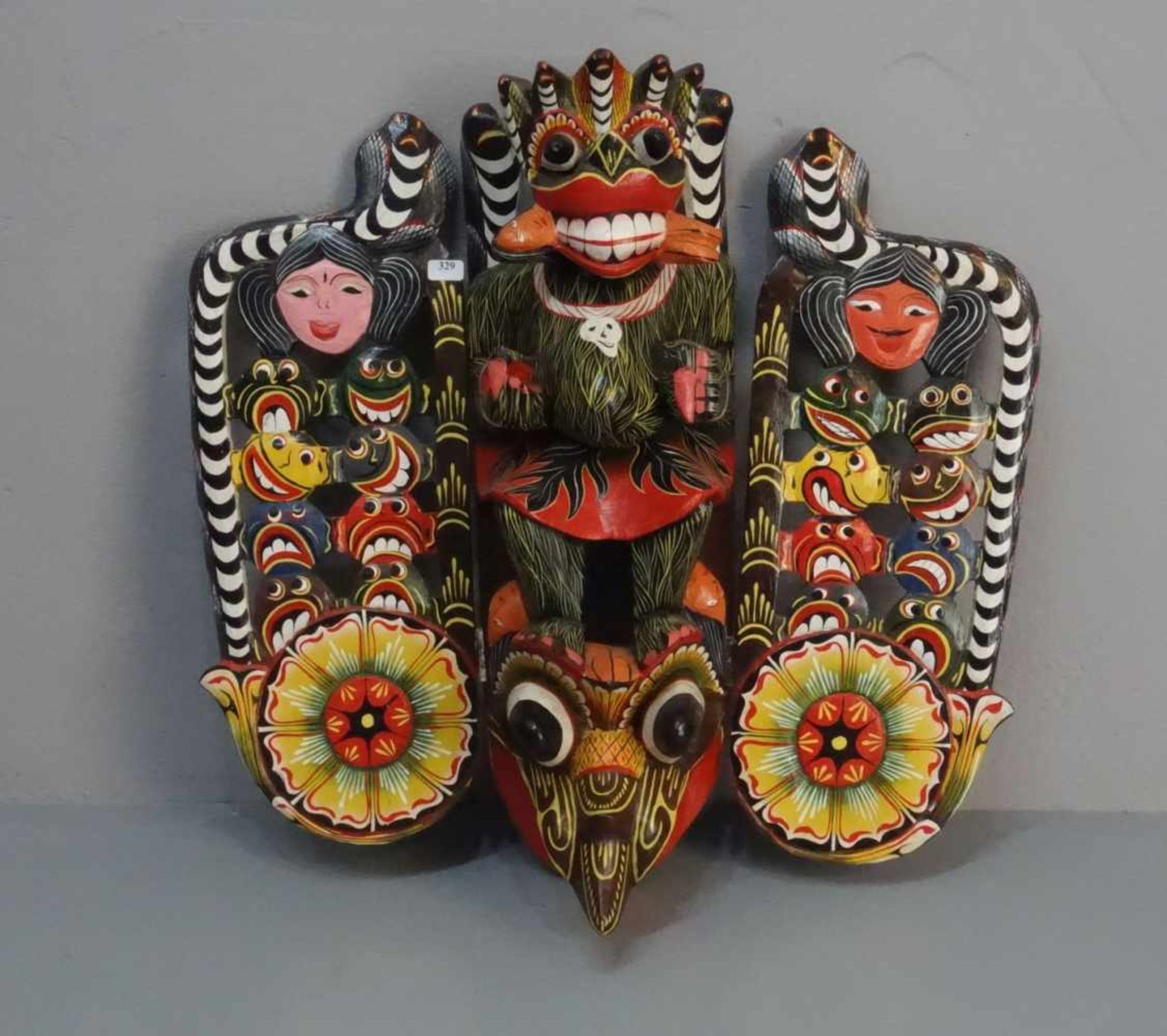 MASKE / DÄMONENMASKE / FABELTIERMASKE / mask, Sri Lanka, 20. Jh.; Holz, geschnitzt und polychrom in