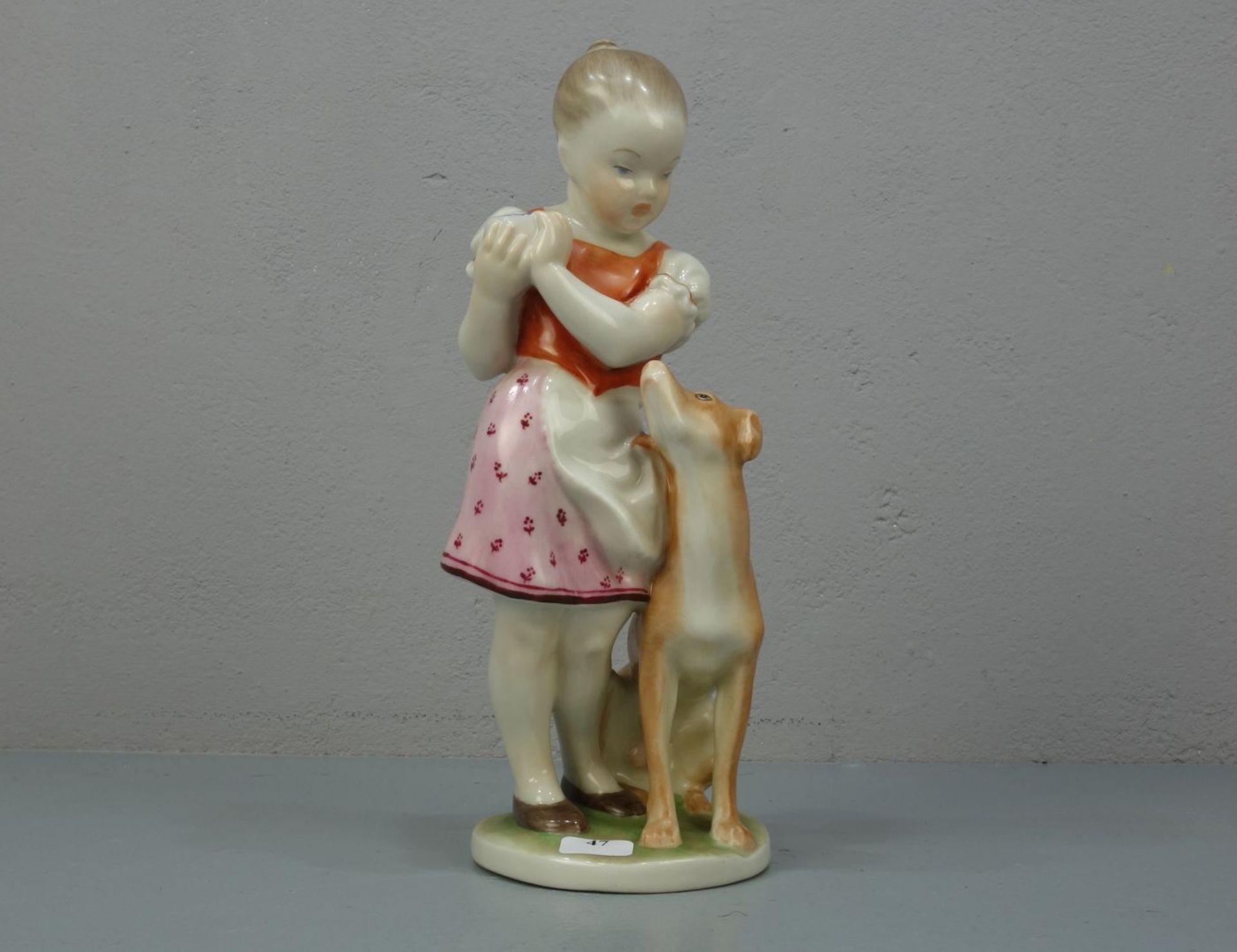 HEREND - FIGURENGRUPPE "MÄDCHEN MIT HUND"