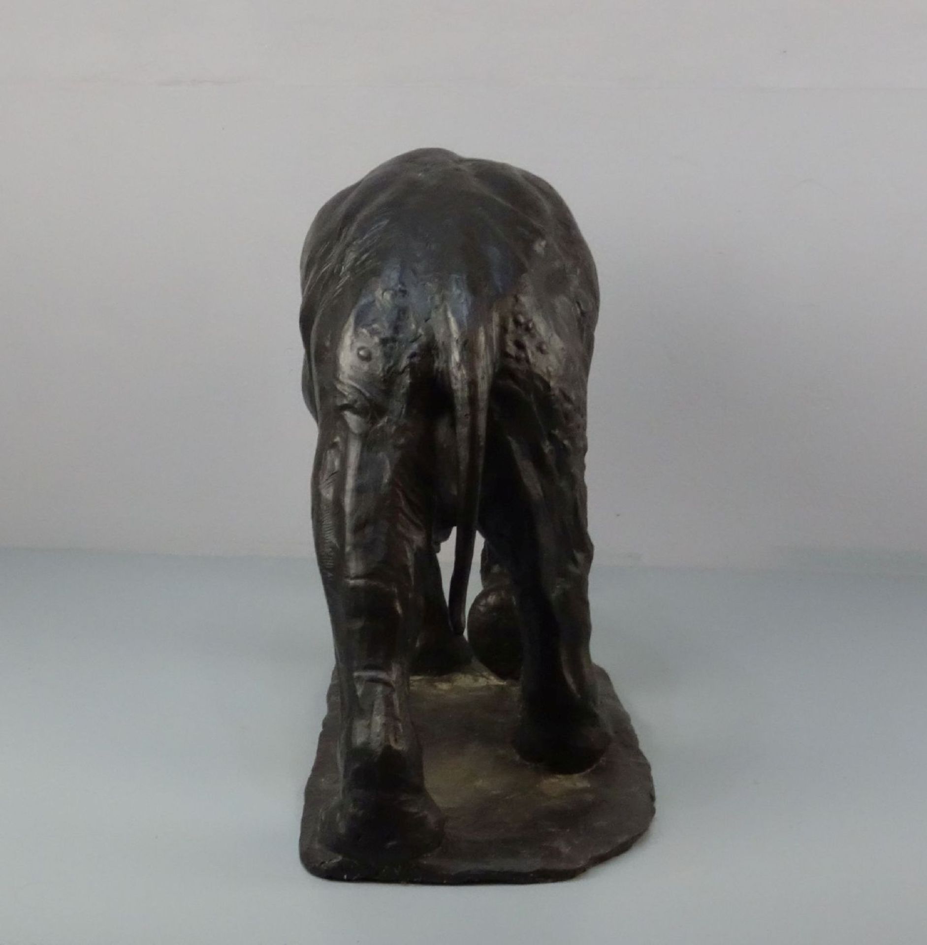 BRONZESKULPTUR: "SCHREITENDER ELEFANT - Bild 4 aus 4