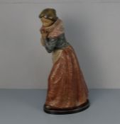 LLADRO - FIGUR: "FRAU MIT KORB"