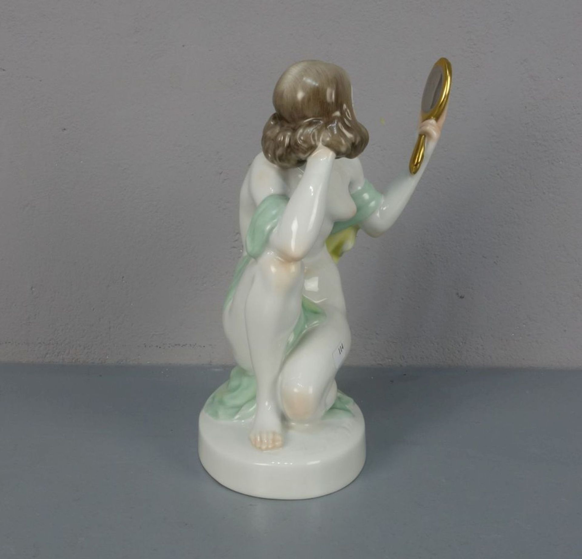 PORZELLANFIGUR "WEIBLICHER AKT MIT SPIEGEL" - Image 2 of 5