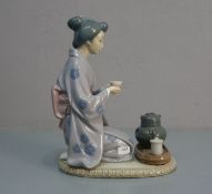 LLADRO FIGUR: "TEEZEREMONIE"