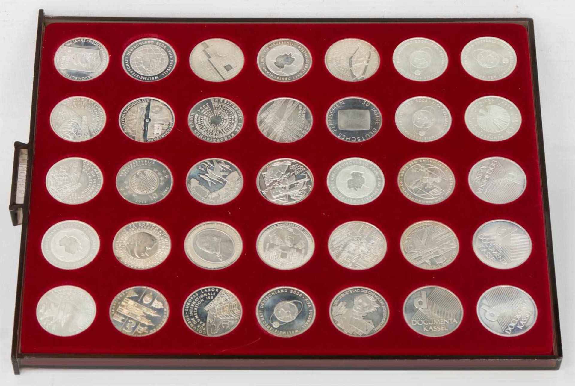 125 x 10,- € Silbergedenkmünzen in 4 Lindnerkästen. - Bild 4 aus 5