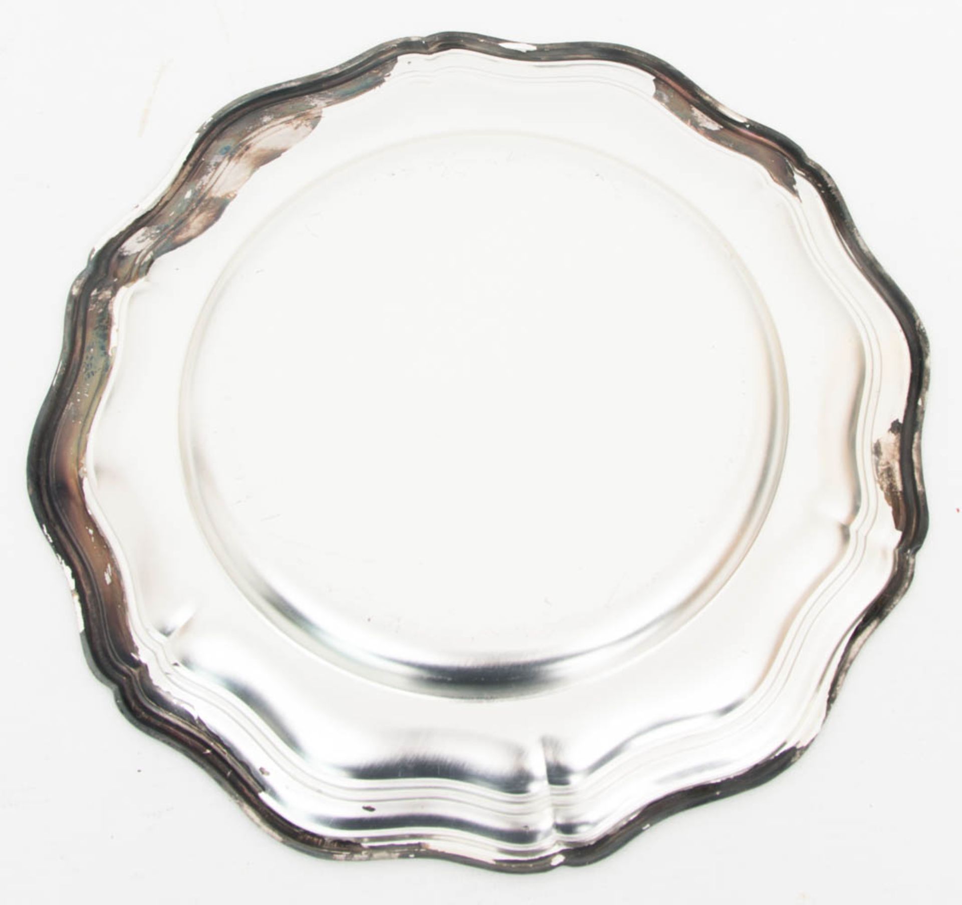 Konvolut von drei Tellern und zwei Gefäßen, Silber/Versilbertes/Zinn, 19./20. Jh. - Bild 8 aus 11