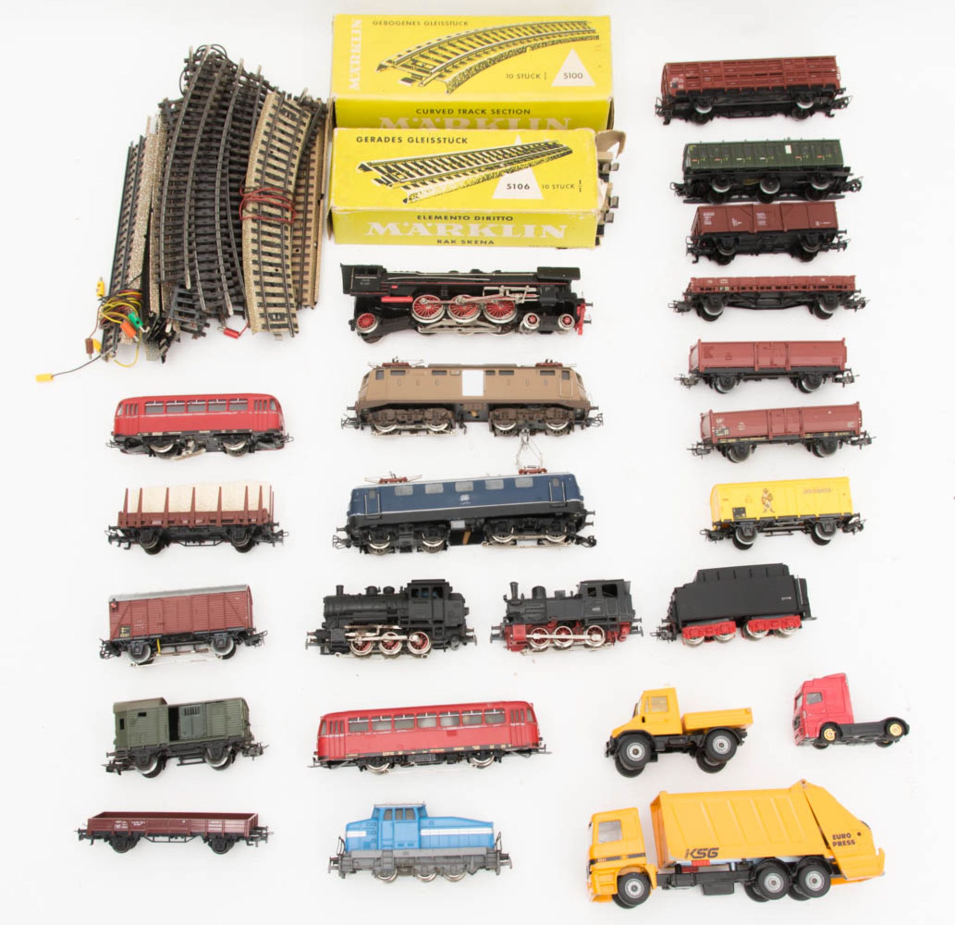 Konvolut von Märklin Wägen und Waggons.Alle bespielt und Funktion nicht geprüft. Märklin H0 01097.