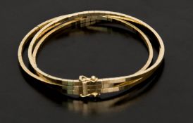 Schönes dreigliedriges Damenarmband, 585er Gelbgold.Sehr guter Zustand. Gesamtgewicht: 19,6 g.