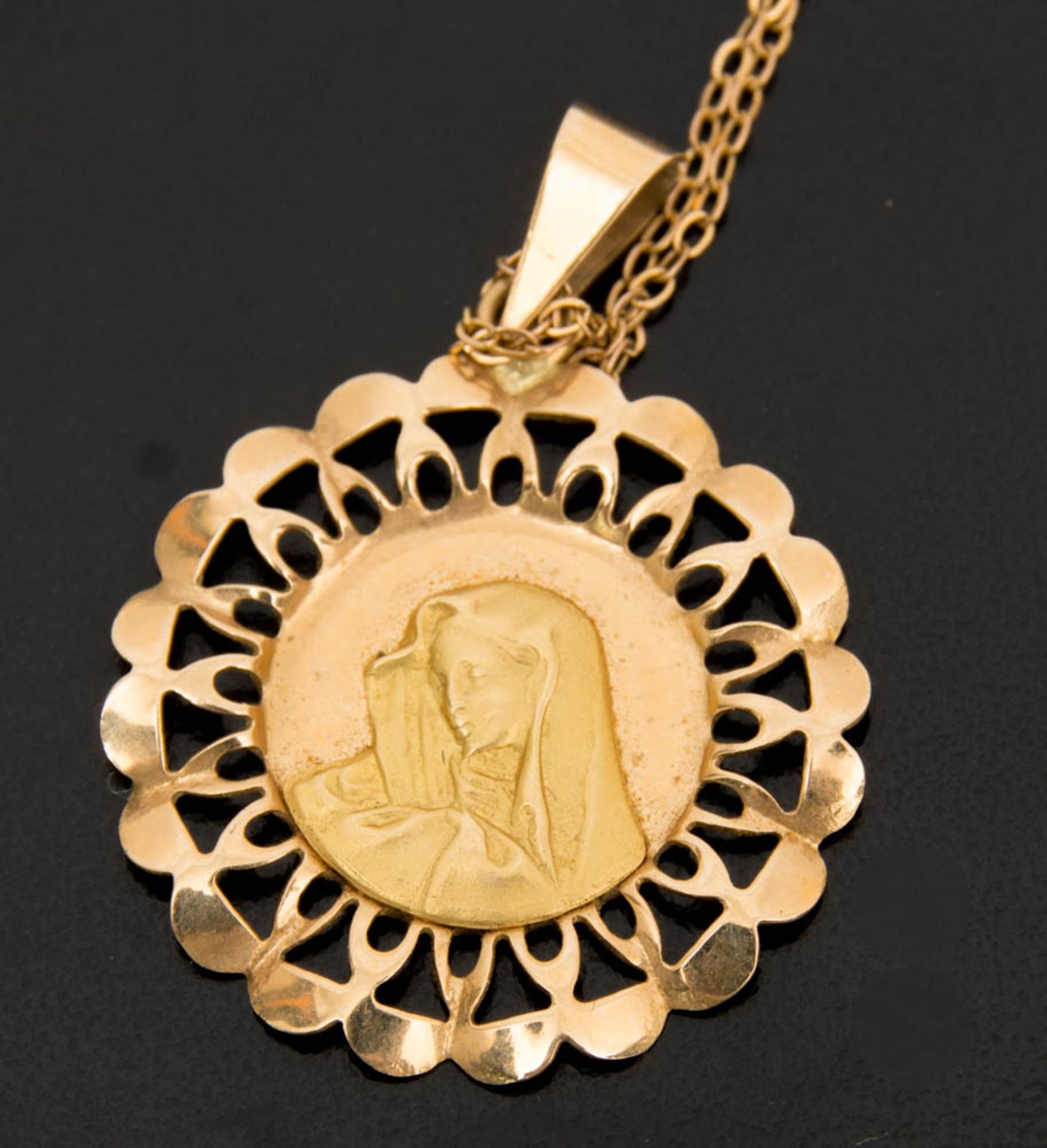 Konvolut Münzen, Goldketten und Anhänger.Goldkette mit Marienanhänger, 750er Gelbgold, 3,4 g. - Bild 4 aus 4