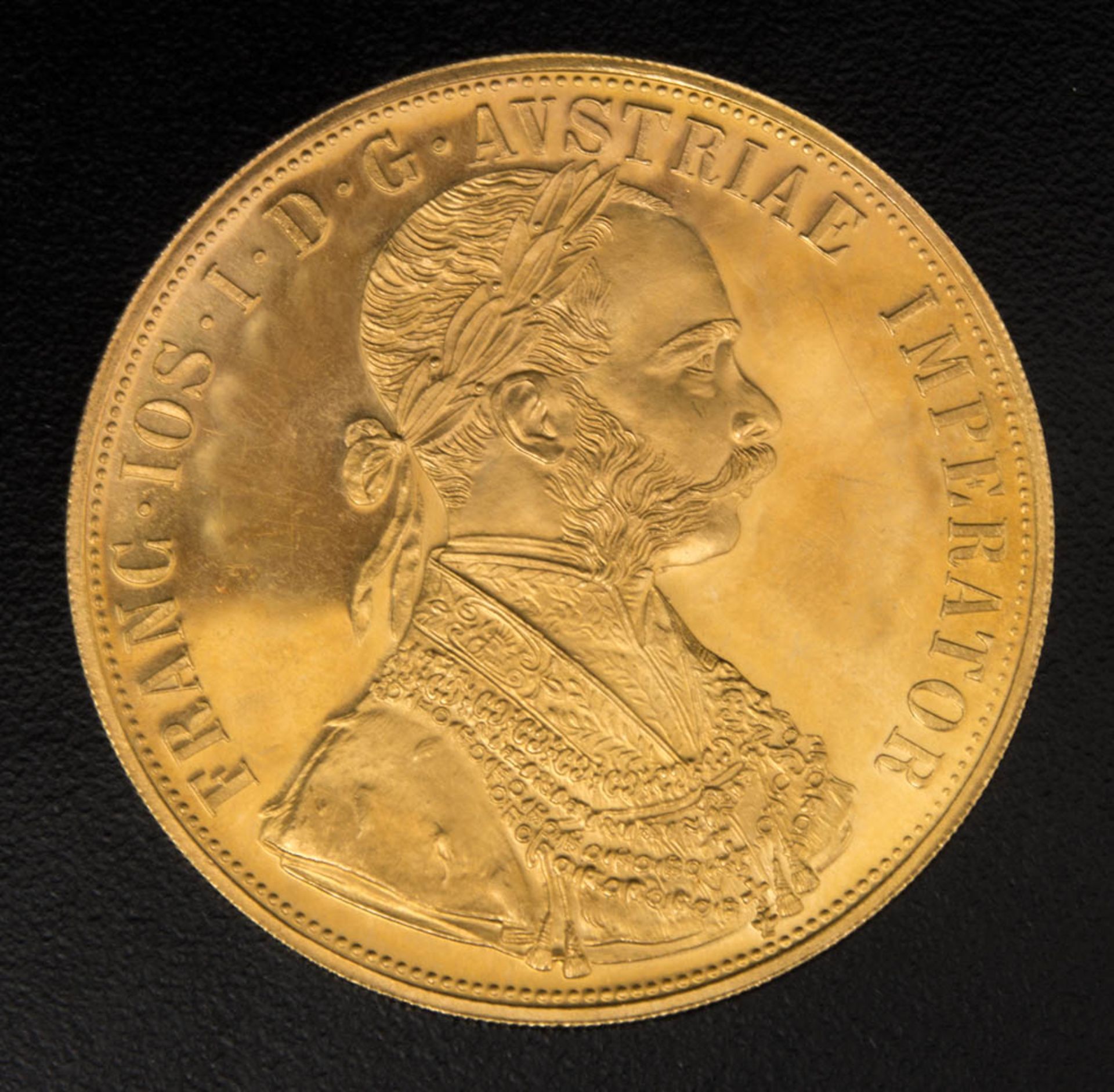 Franz Josef Dukat Vierfach.Durchmesser: 39,5 mm.Legierung: Gold 986.Gewicht: 13,769 g.