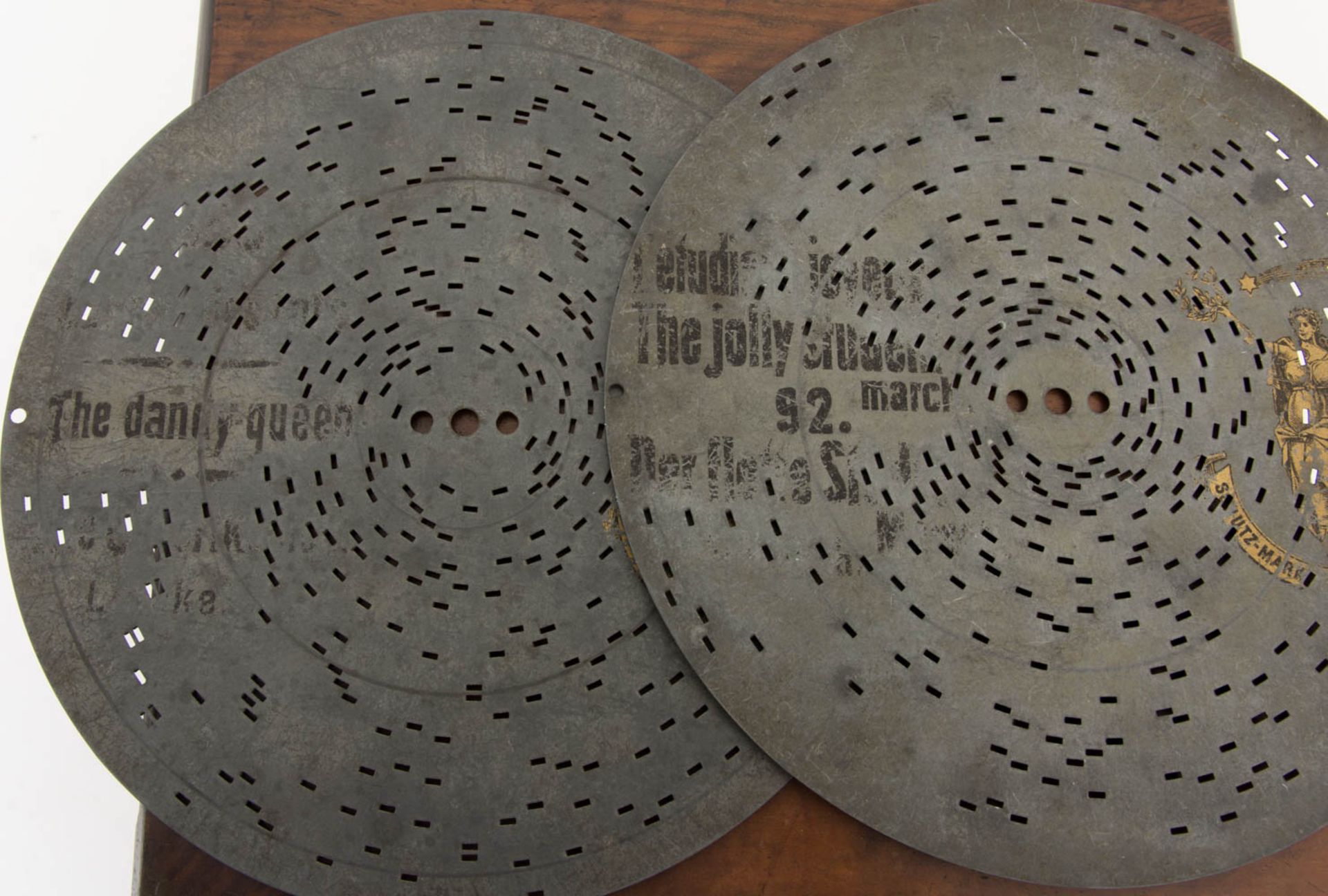 Polyphon Spieluhr mit 5 Blechplatten, 19. Jh. - Bild 5 aus 6