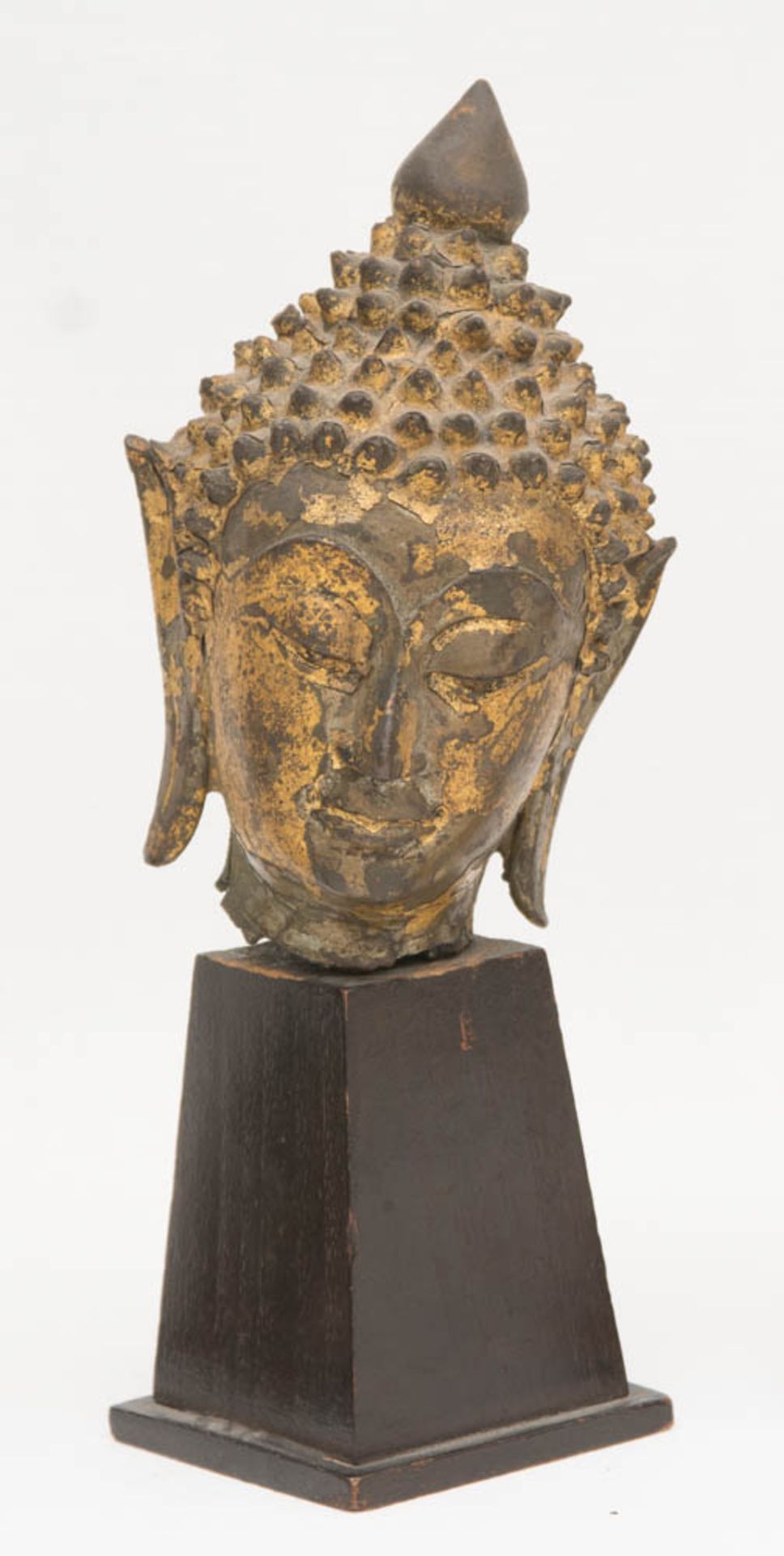 Zwei Buddha Köpfe und eine Statue, feuervergoldet. - Image 3 of 5
