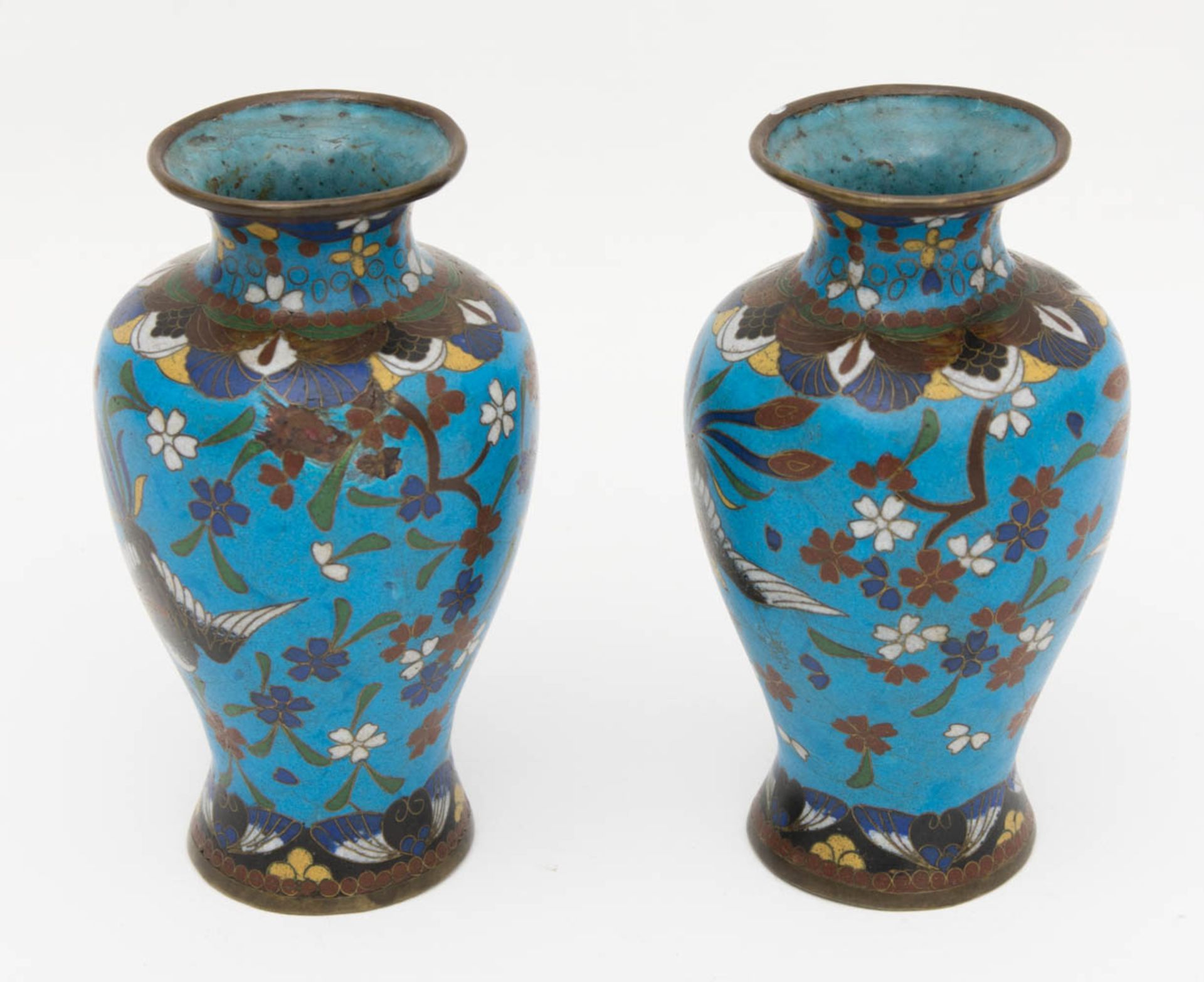 Paar kleine Cloisonée Vasen. - Bild 2 aus 5