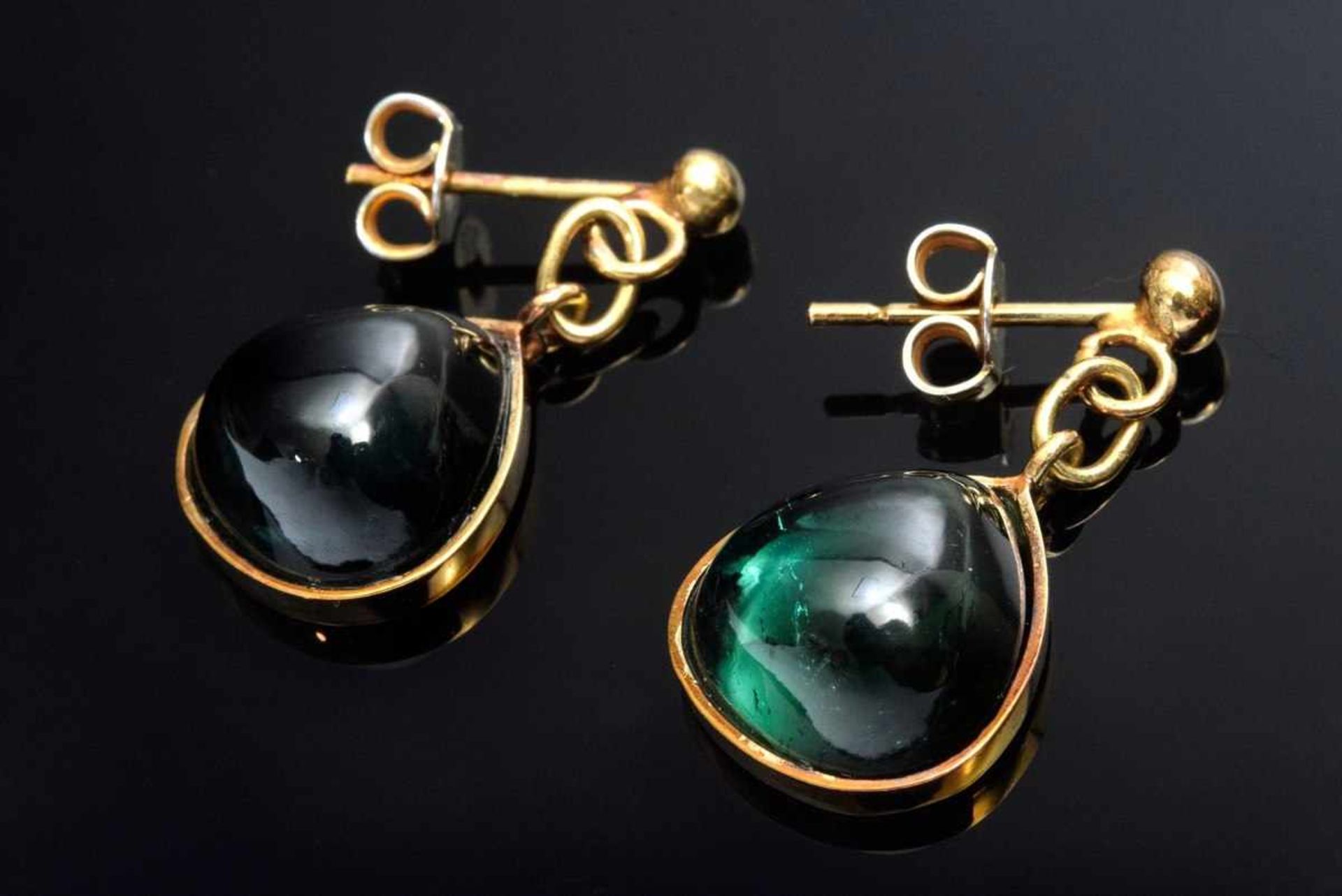 Pair of GG 585 earrings with green tourmaline drops, 5,9g, l. 2,9cm