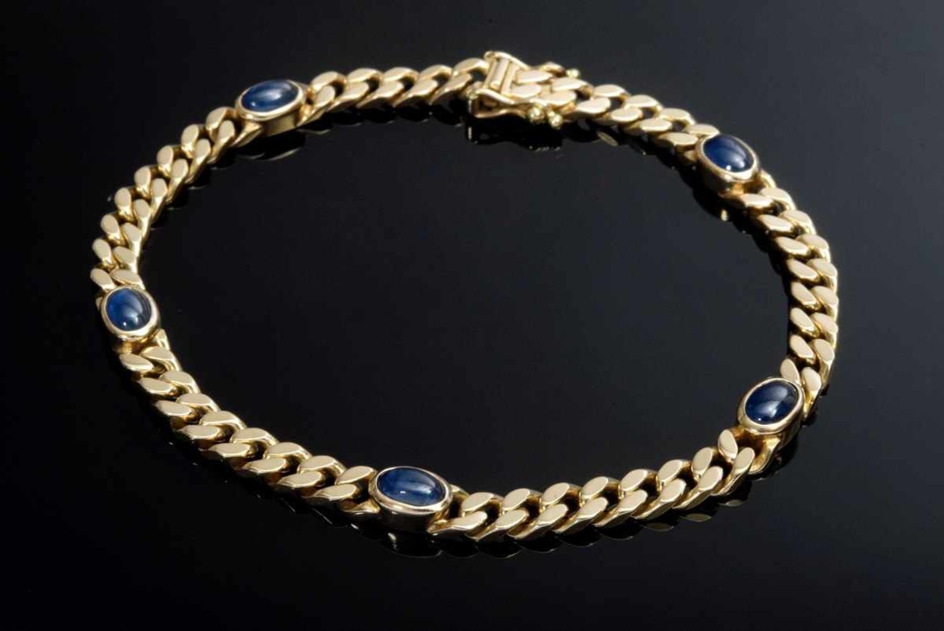 fine GG 585 flat armoured bracelet with sapphire cabochons, 14,5g, l. 19cm