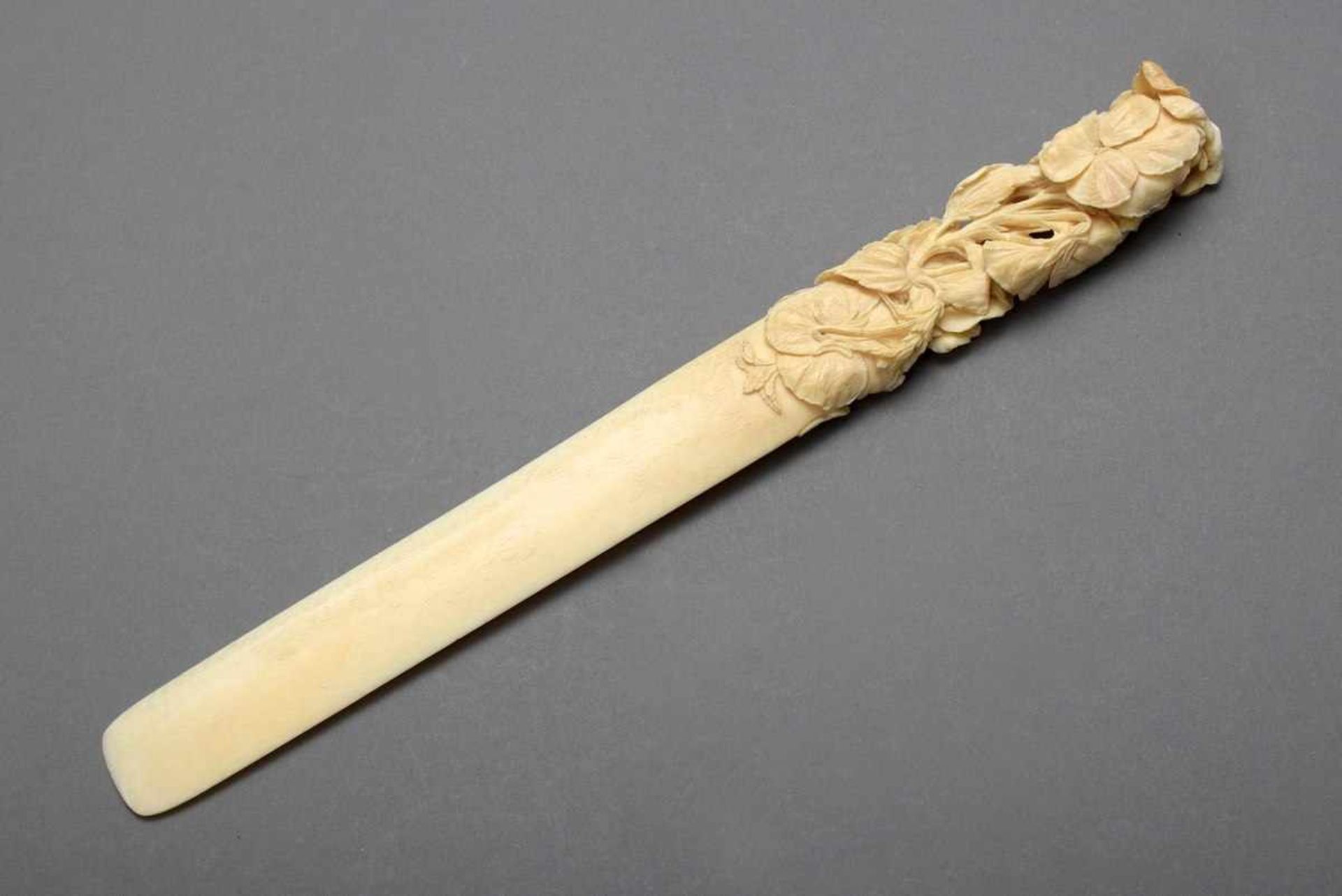 Ivory letter opener with naturalistic handle "Pansy", l. 34,5cm, minimal bump