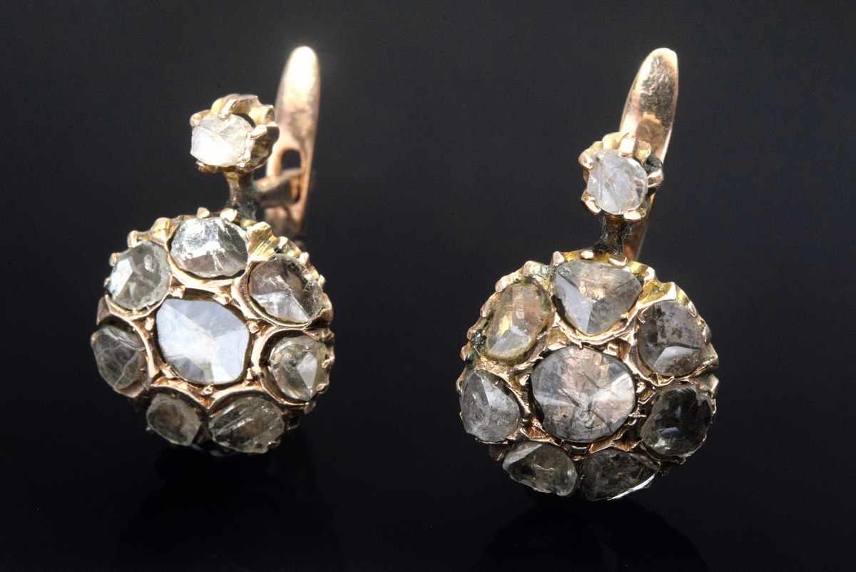 pair RG 585 earrings with diamond roses (add. 0.50ct/P/C), 3,2g, l. 1,6cm