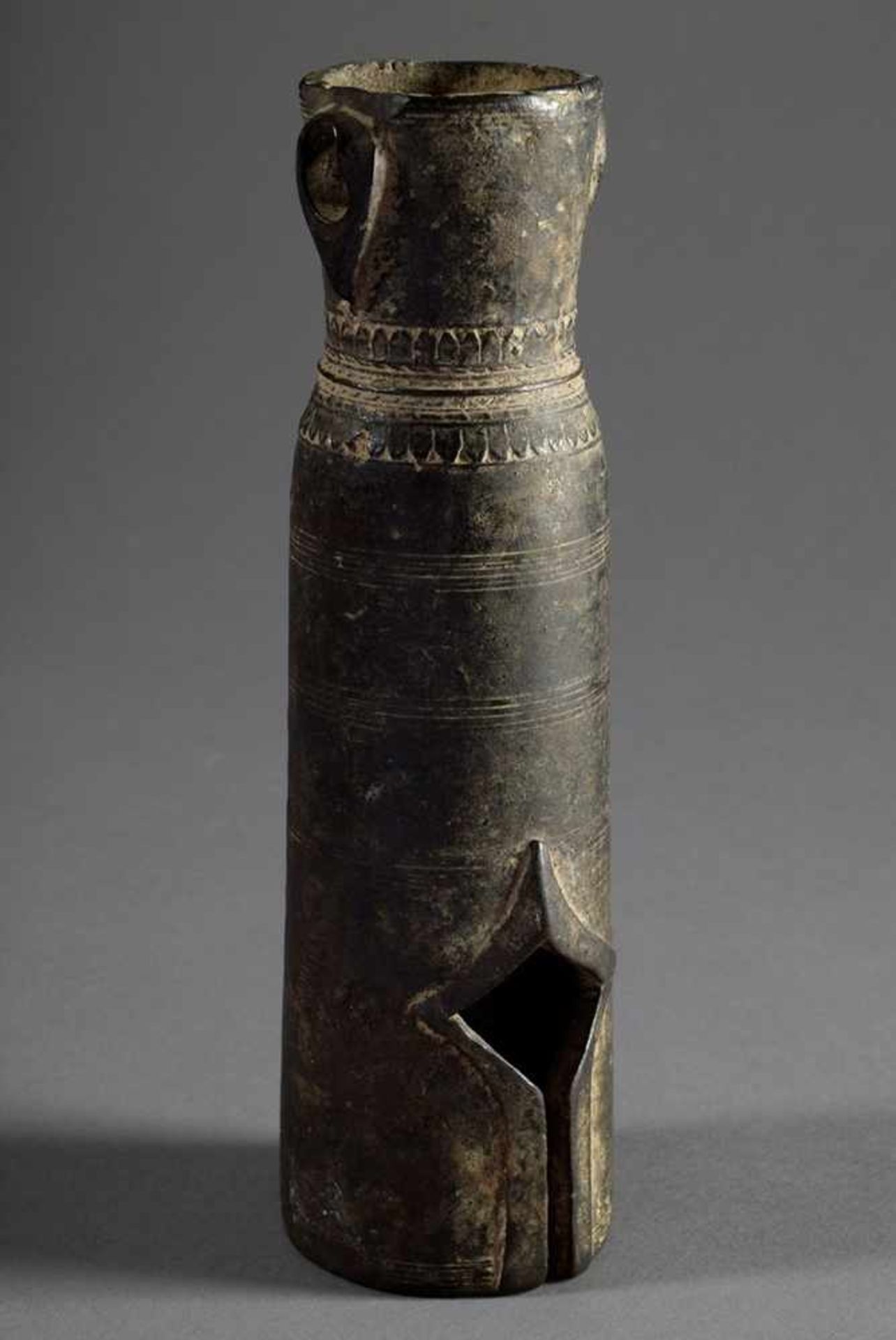Khmer bronze bell, later Bayon style, Cambodia 15th/16th century, h. 19cm