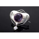 "Arts & Crafts" silver 950/ RG 585 needle with faceted amethyst (ca. 8,11ct) and river pearl, Murrel