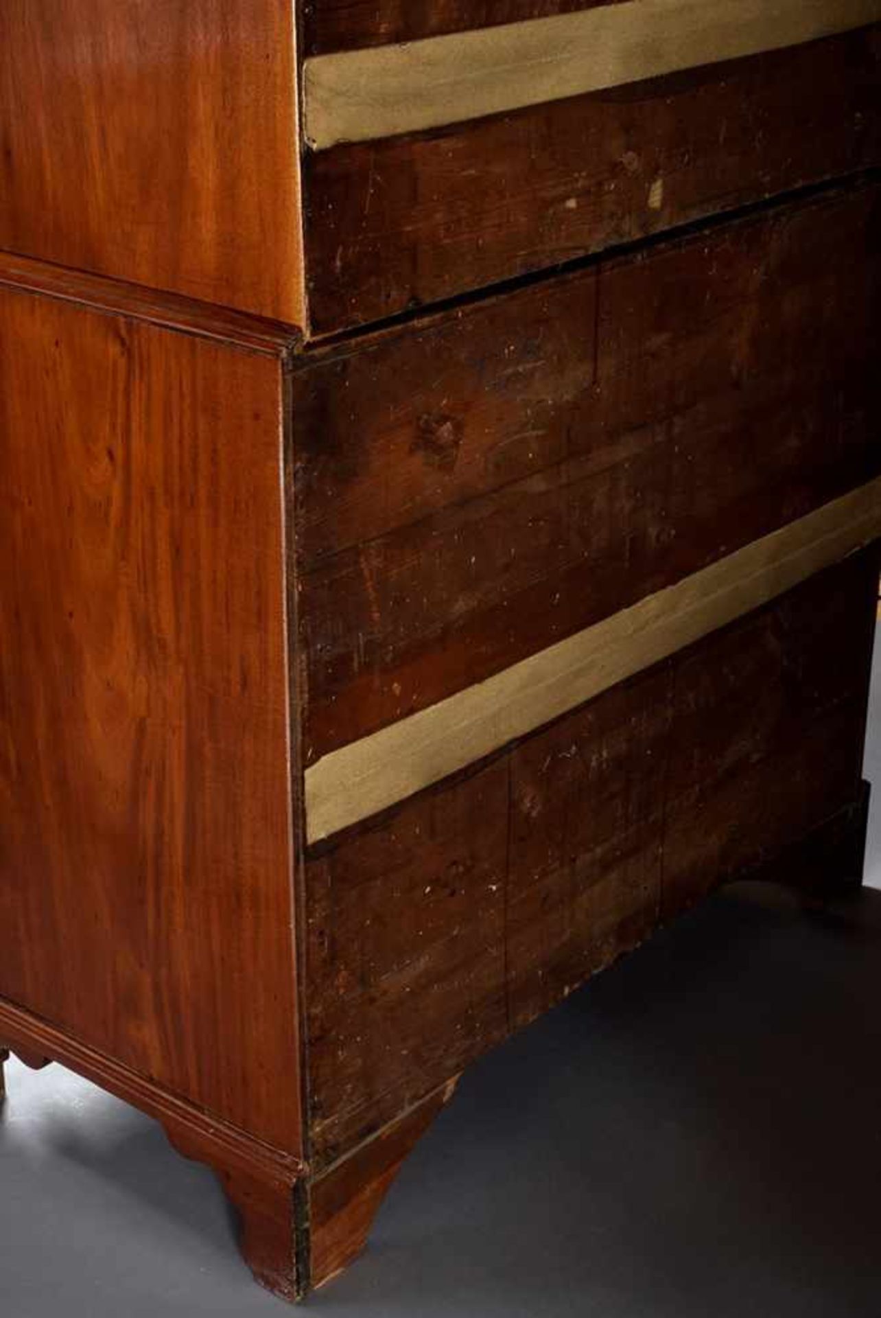 English "Chest-on-chest" chest of drawers so called "Tallboy" in classic façon with delicate calf - Image 6 of 7