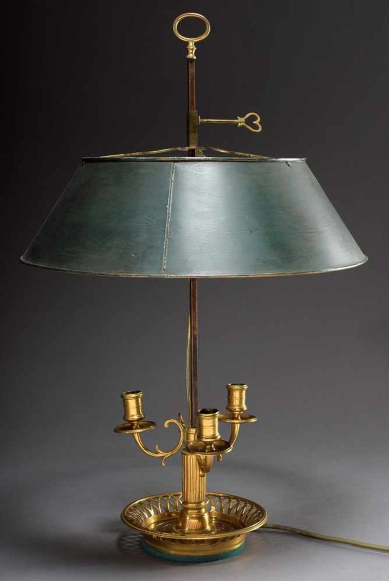 Bronze bouillotte lamp with green metal shade, 3 flame, h. 65cm, slight pressure marksBronze