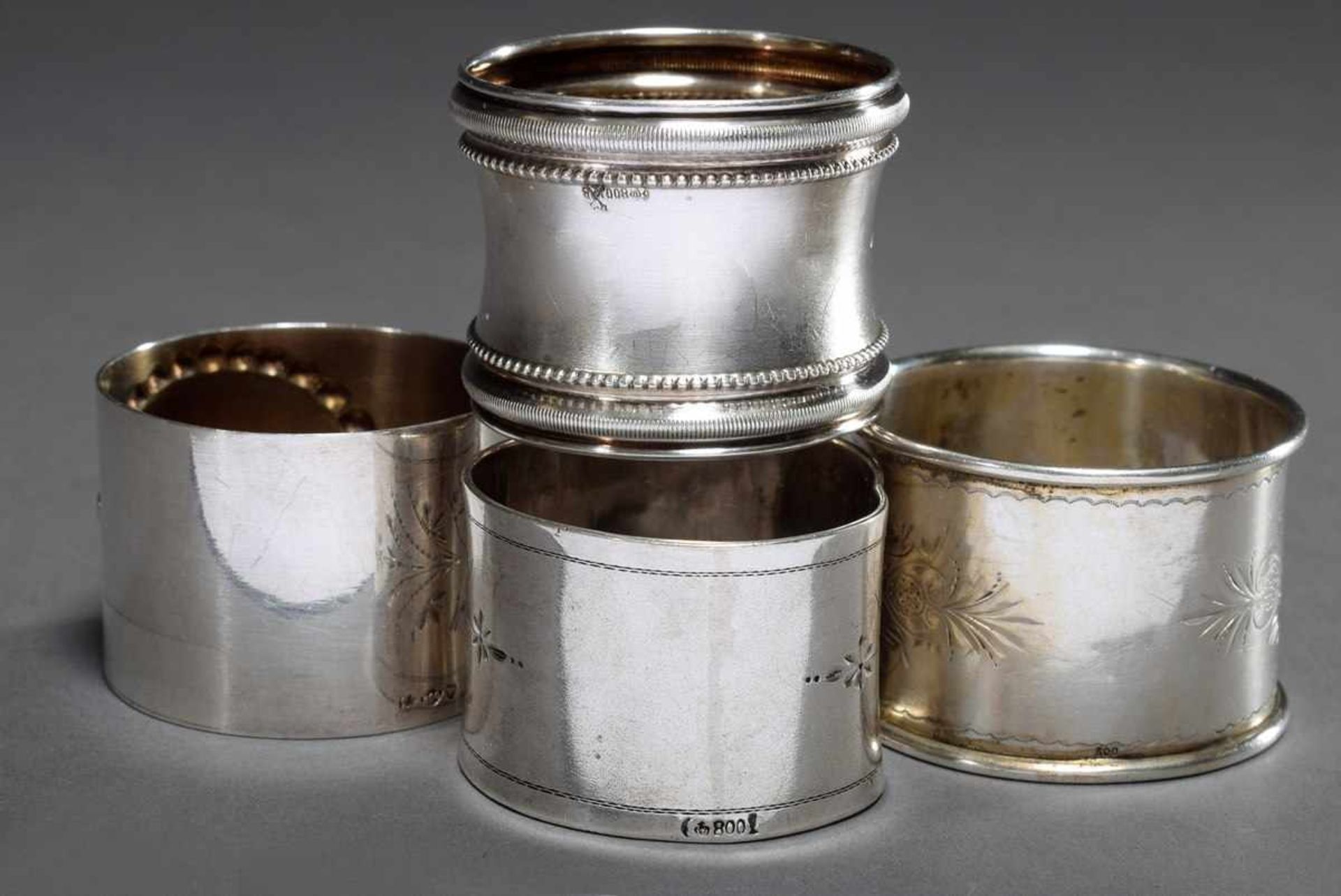 4 Various napkin rings with floral engravings and names, silver 800, 108g, some pressure marks4 - Bild 3 aus 3