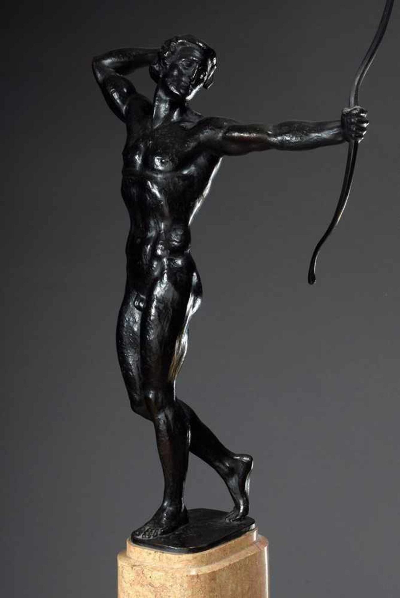 Lederer, Hugo (1871-1940) "Archer" on a two-coloured marble column with oval shaft and - Bild 6 aus 16