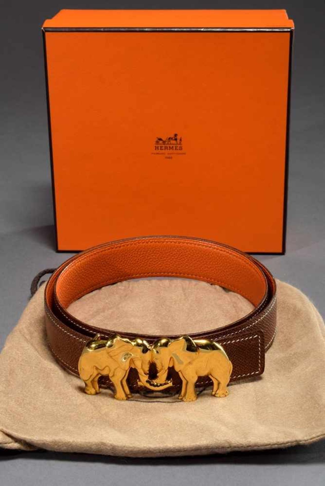 Hermès belt with gold plated "elephant" buckle, cognac, 2001, l. 85cm, b. 3cm, original bag and box, - Bild 2 aus 4