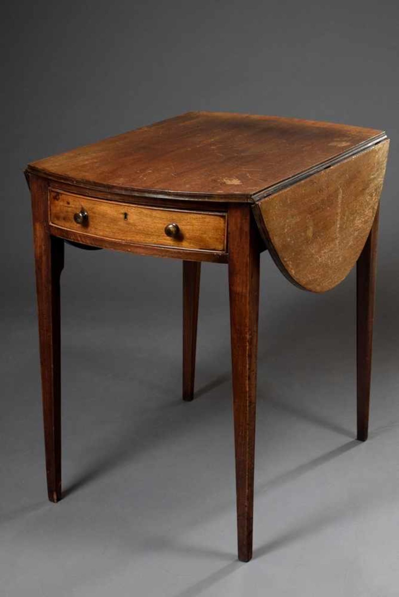 English mahogany pembroke table with semicircular side flaps and 2 drawers, 19th century, 71x47(95)