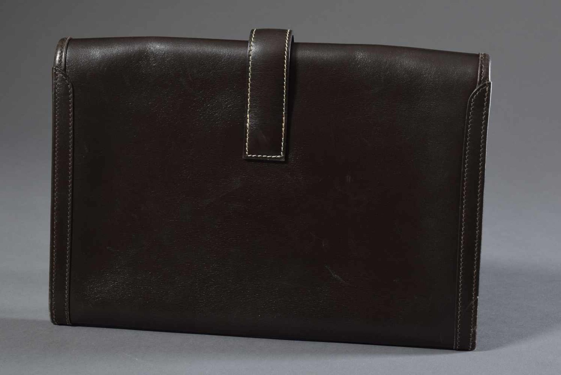 Hermès Clutch with big leather "H" buckle, dark brown boxcalf leather, inside light linen, - Bild 2 aus 4