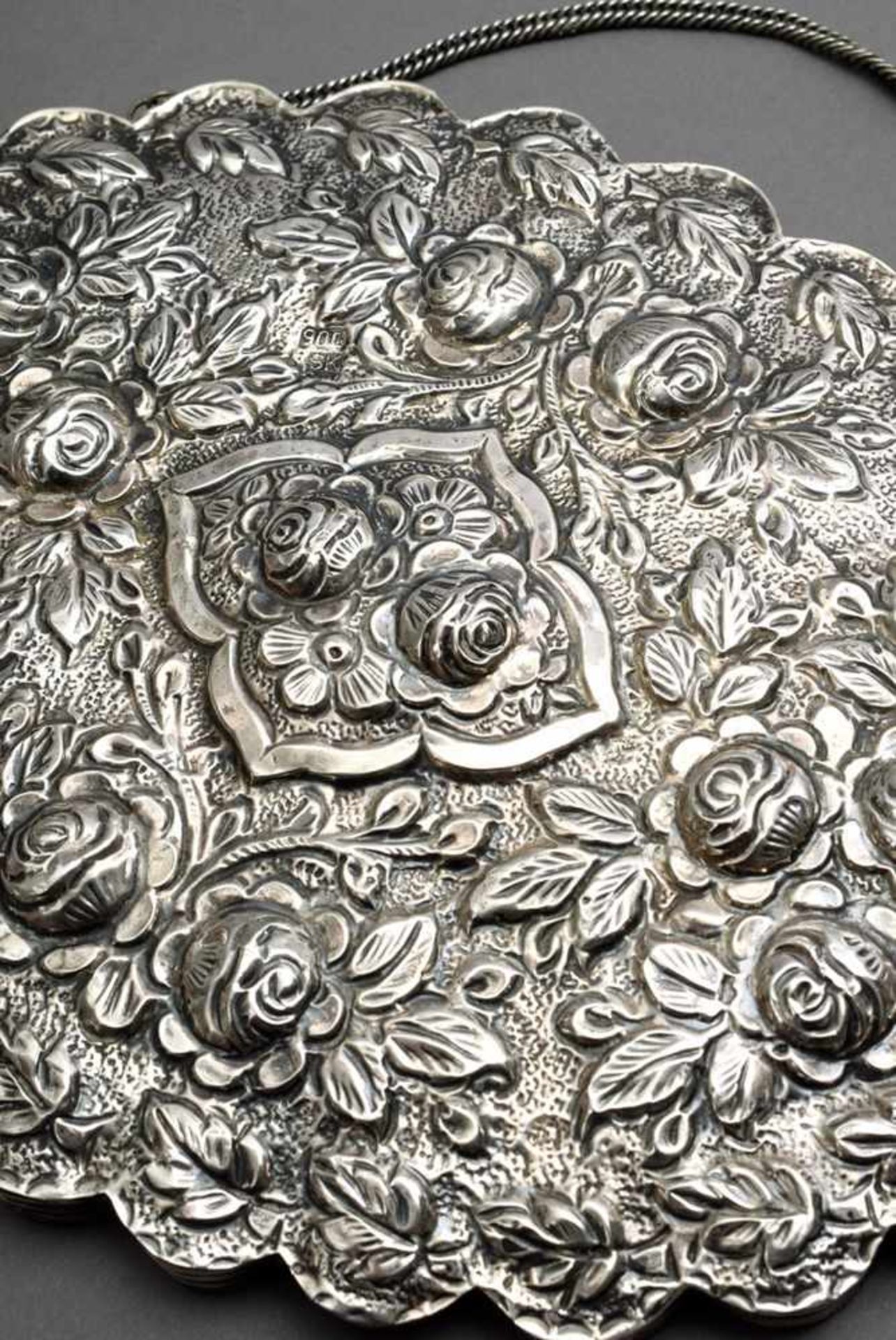 Mirror with rich floral relief decoration "Roses" on chain, silver 900, 21x17cm, slight pressure - Bild 3 aus 4