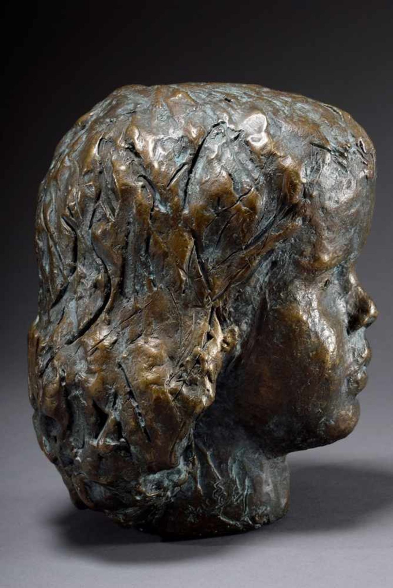 Modern monogramist "EM" "Girls head" 1981, bronze, h. 27,5cmModerner Monogrammist "EM" "Mädchenkopf" - Bild 5 aus 6