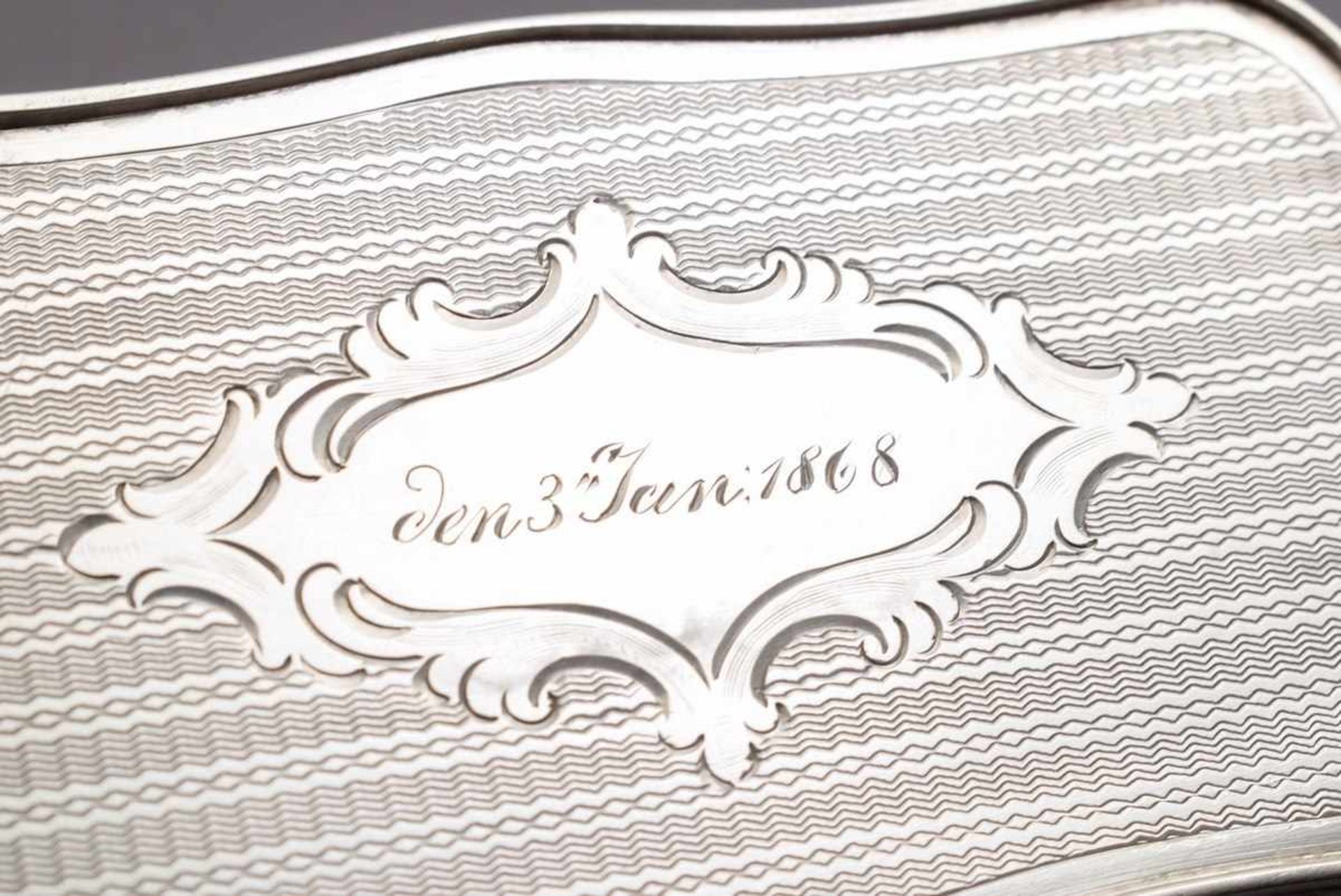 Austrian tabatiere with floral engraved corpus, on the bottom date engraving "den 3. Jan: 1868", MM: - Bild 3 aus 6