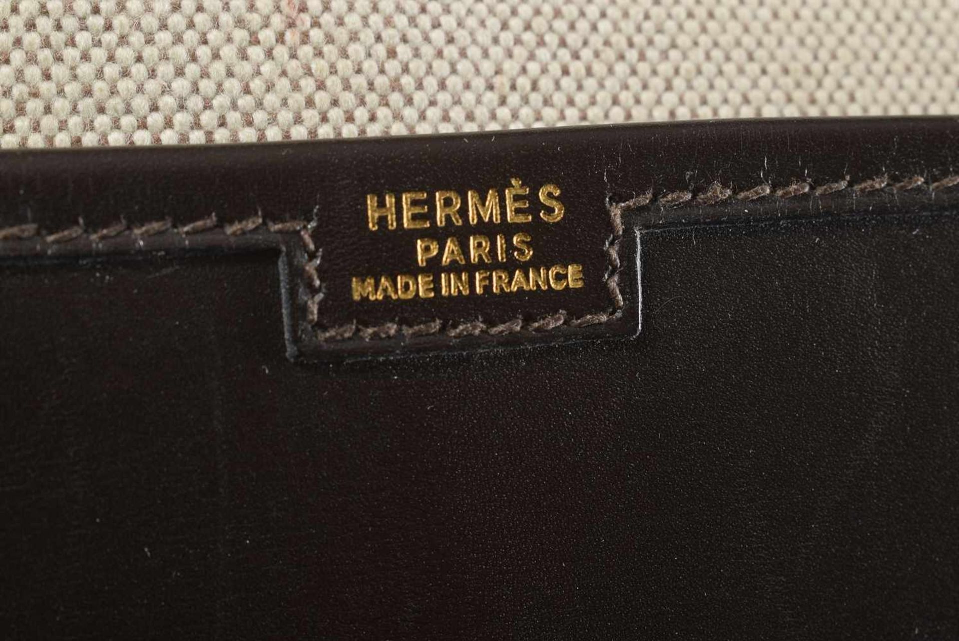 Hermès Clutch with big leather "H" buckle, dark brown boxcalf leather, inside light linen, - Bild 3 aus 4
