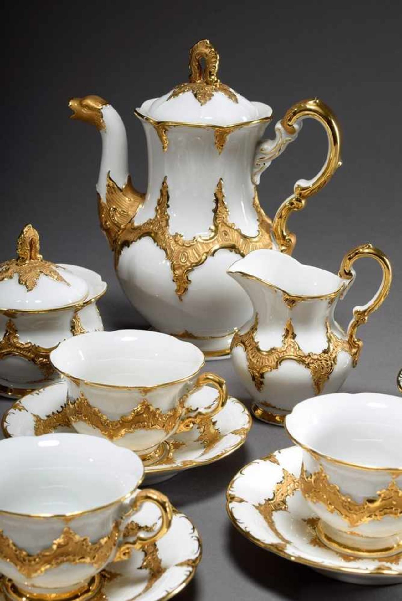 9 Pieces Meissen mocha set "B Form", white with rich gold decoration: 1 jug (h. 21cm), 6 cups/saucer - Bild 2 aus 5