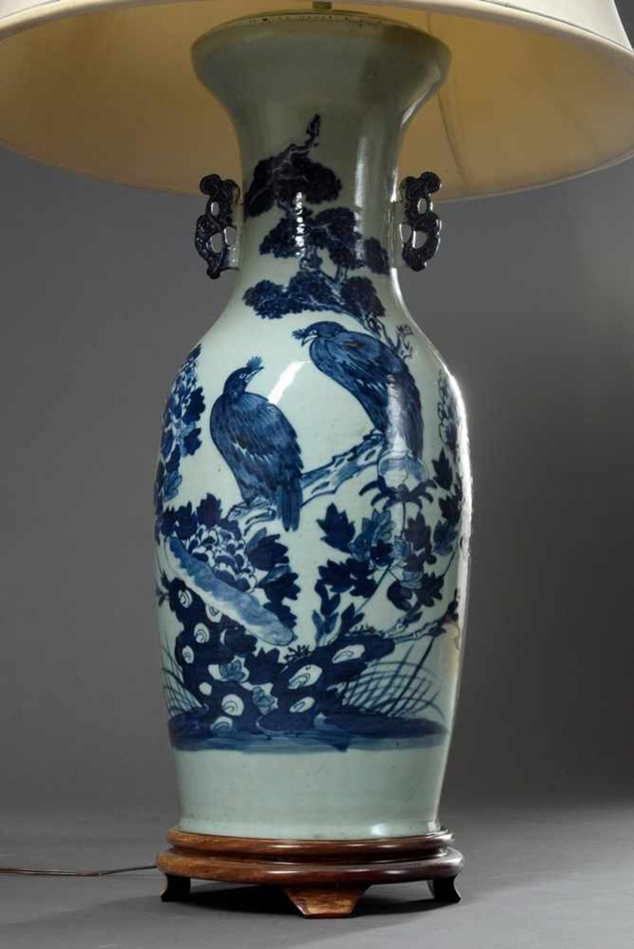 Big porcelain baluster vase with blue painting decoration "Jackdaws on branches" on celadon - Bild 2 aus 5