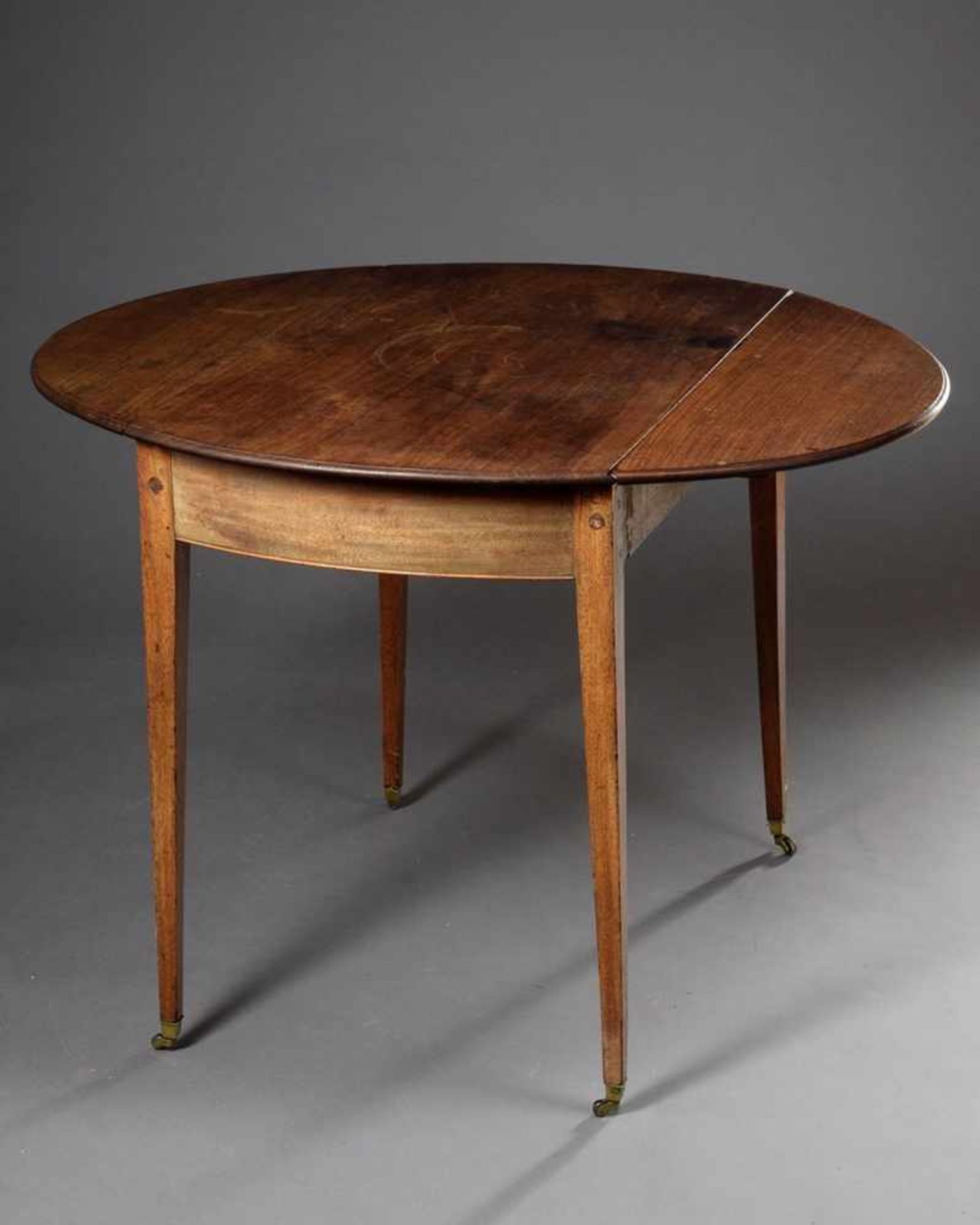 English mahogany pembroke table with semicircular side flaps and one drawer, on wheels, 19th - Image 3 of 6