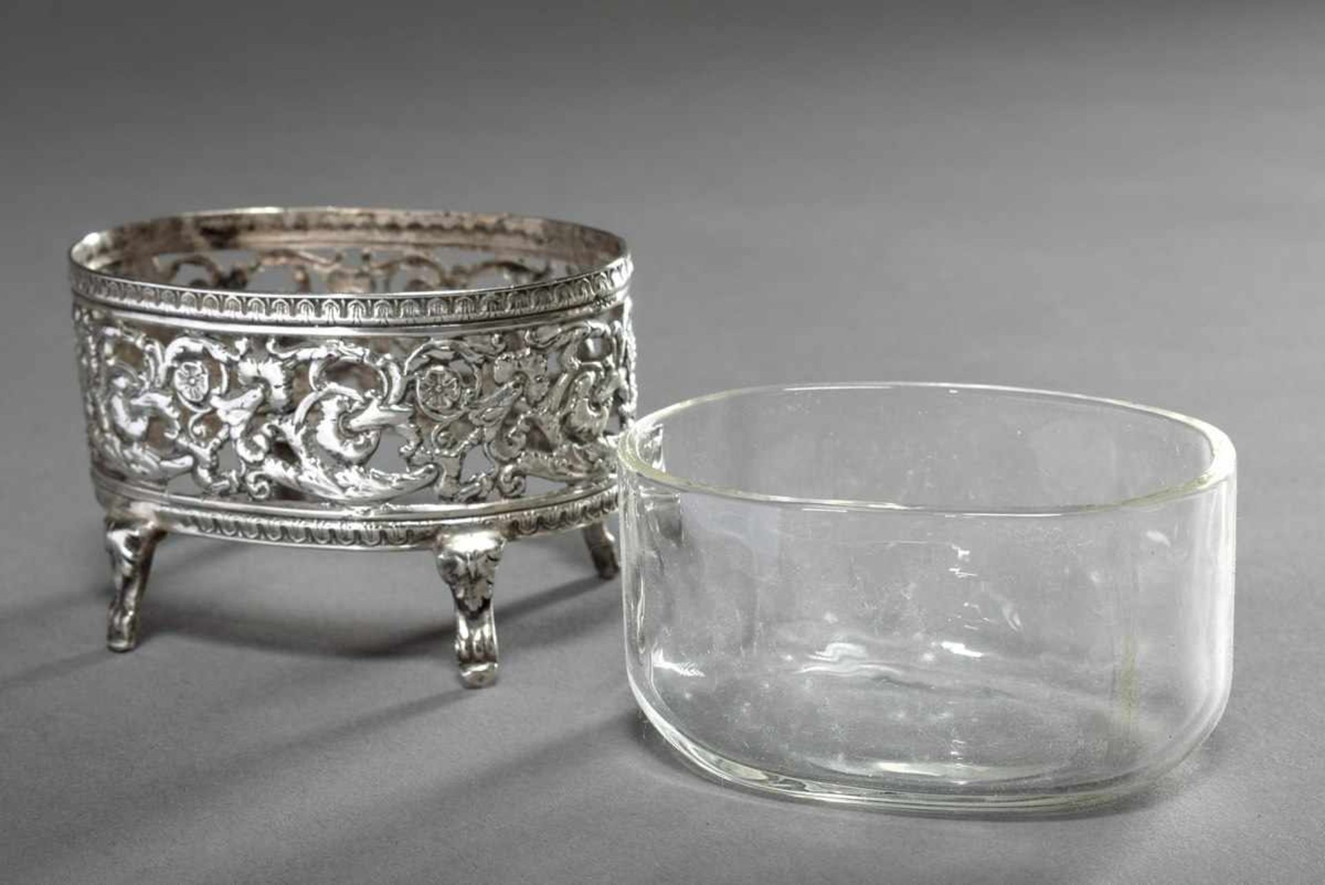 Openwork salt bowl in classical style on four feet with glass insert, Silver 800, 22g (without - Bild 3 aus 3