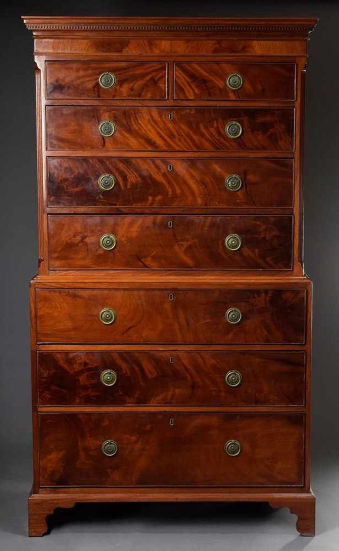 English "Chest-on-chest" chest of drawers so called "Tallboy" in classic façon with delicate calf