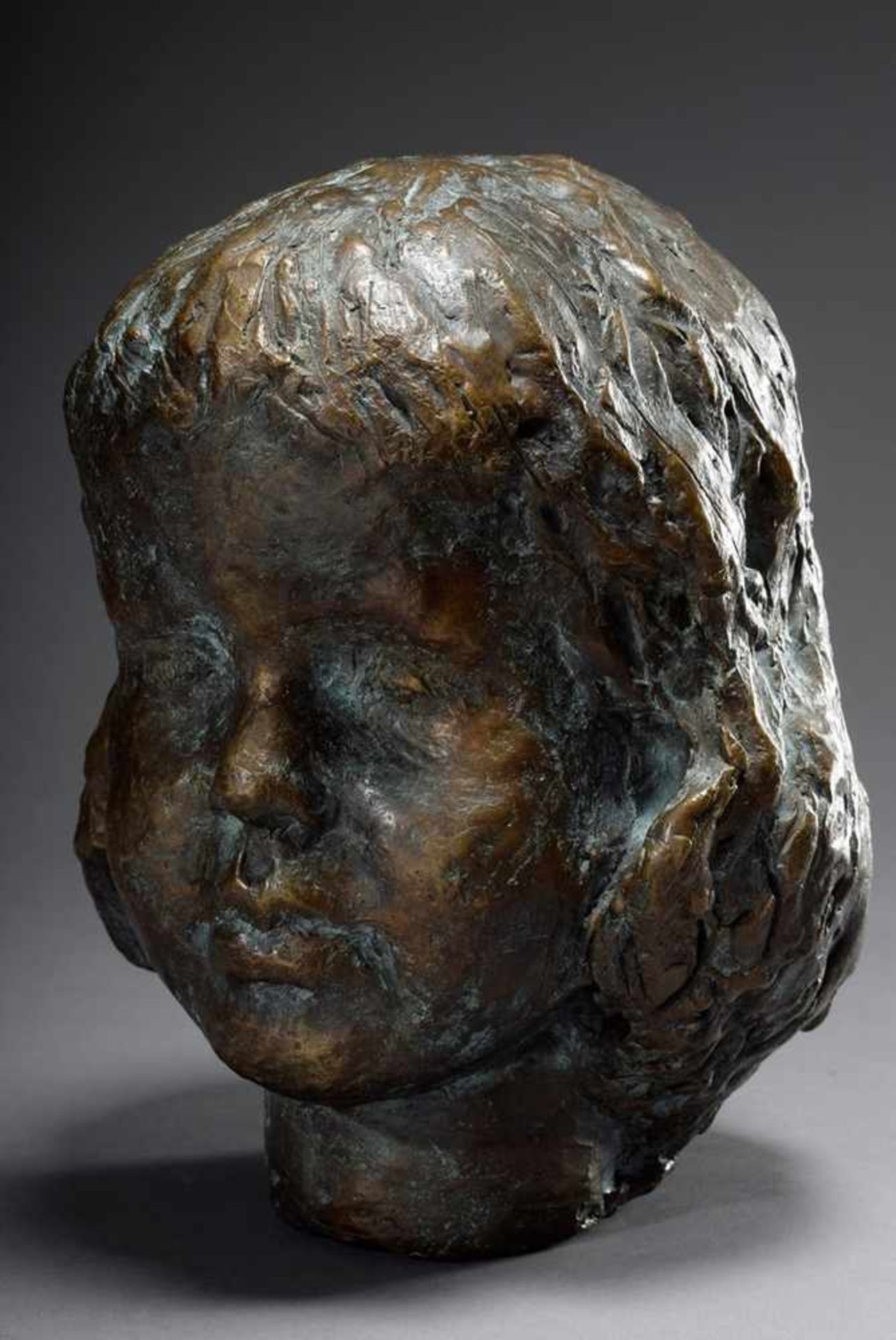 Modern monogramist "EM" "Girls head" 1981, bronze, h. 27,5cmModerner Monogrammist "EM" "Mädchenkopf" - Bild 3 aus 6