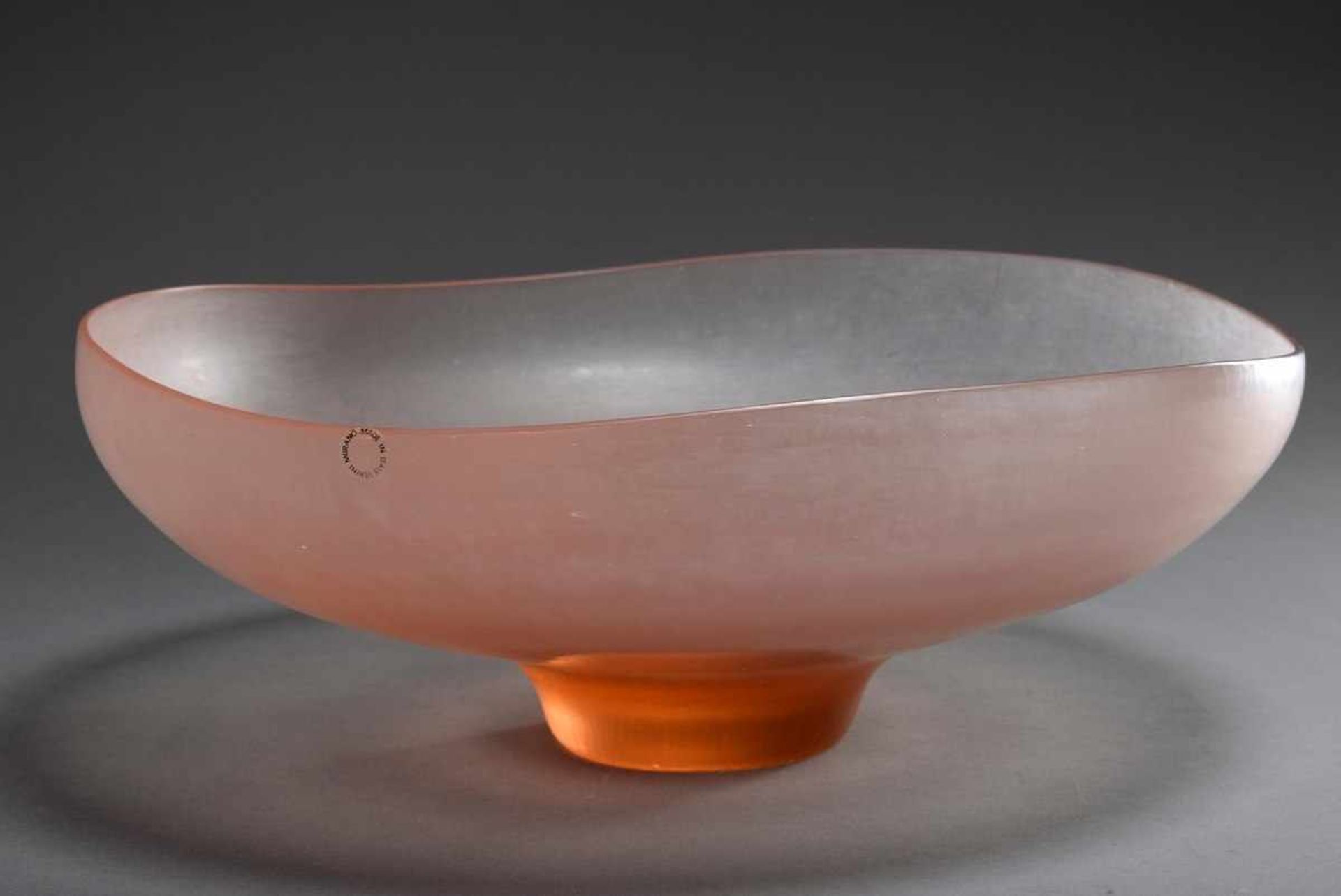 Venini "Inciso" bowl in apricot coloured glass with frosted surface, bottom sign./dat./num. 1989/19,