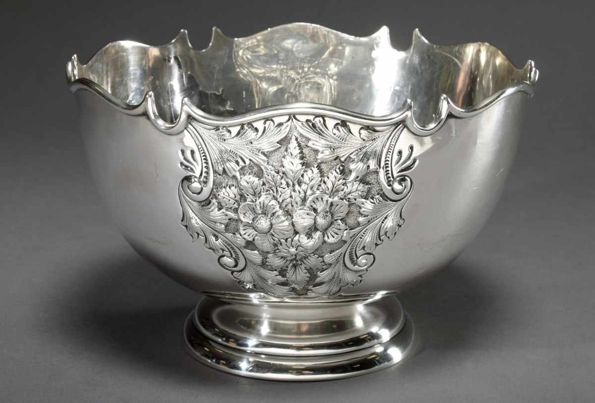 English punchbowl with floral embossing and jagged rim, Barker Brothers, Chester 1910, silver 925,