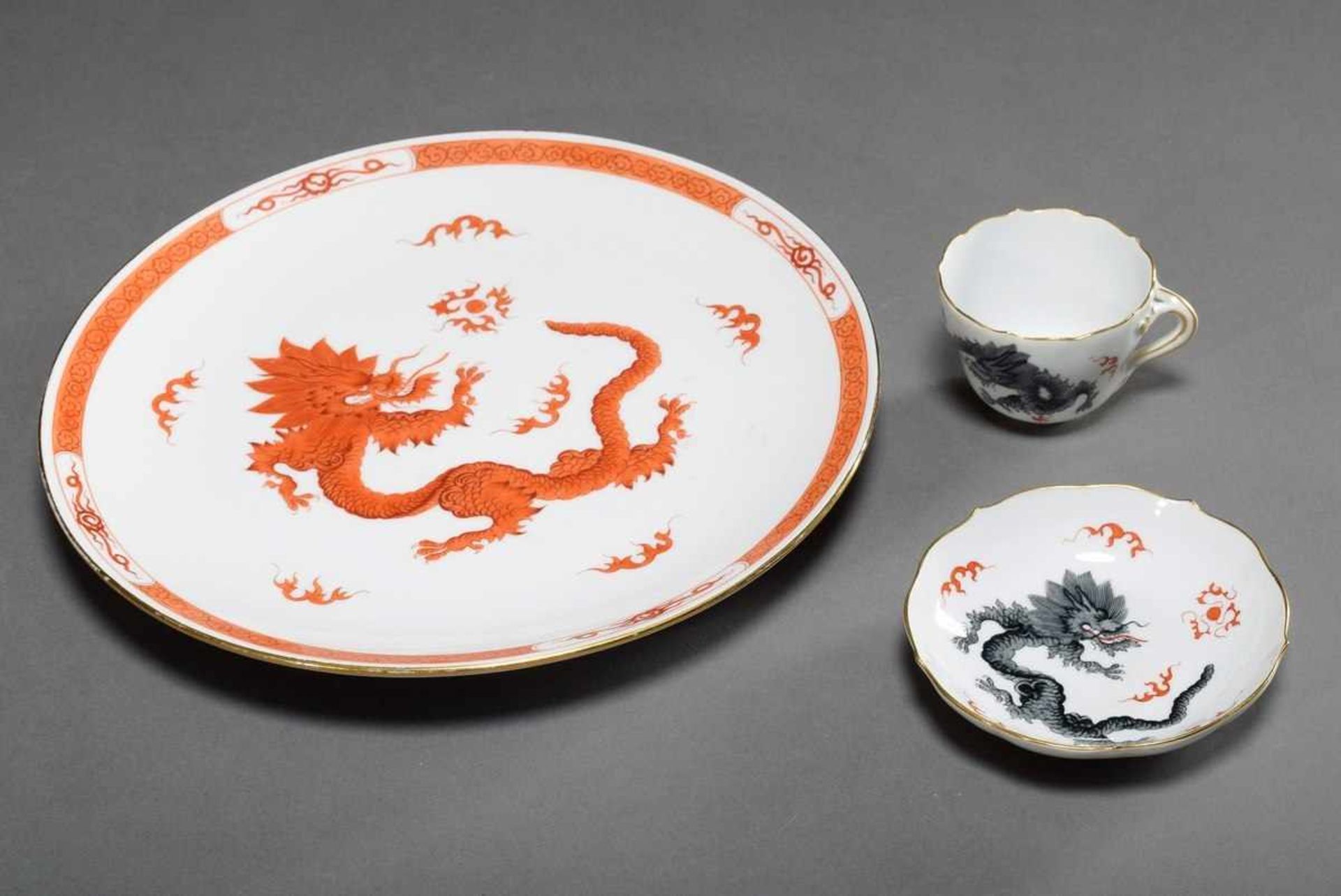 2 Various parts Meissen "Ming Dragon" mocha cup (h. 6cm) and plate (Ø 25,5cm) in black and red, - Bild 4 aus 4