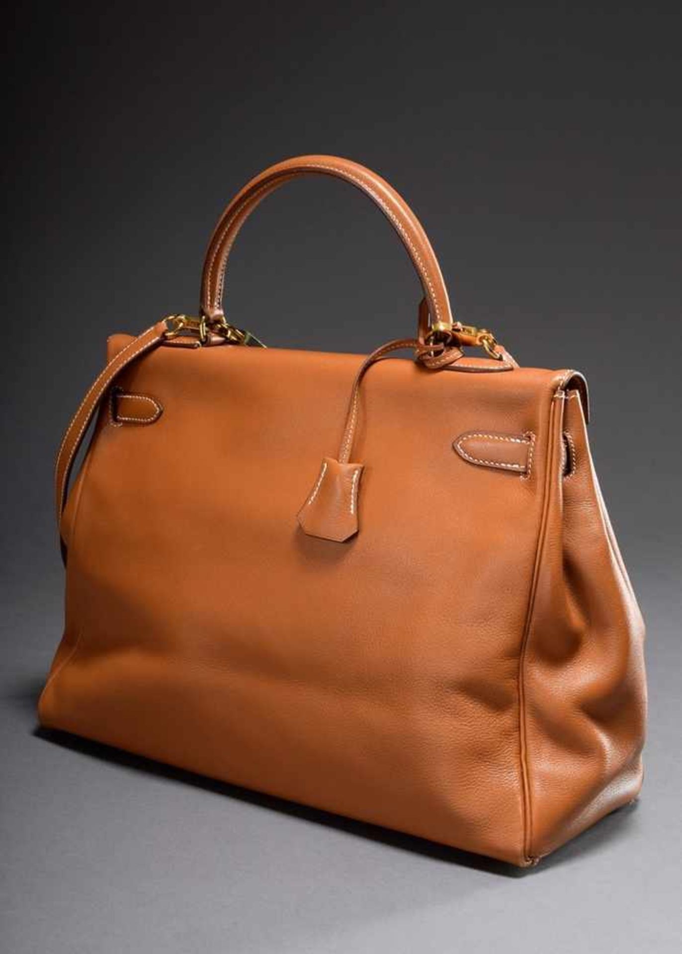 Hermès "Kelly Bag Souple 35", 1995, cognac calfskin, trapezoid body with arched carrying handle, - Bild 2 aus 10