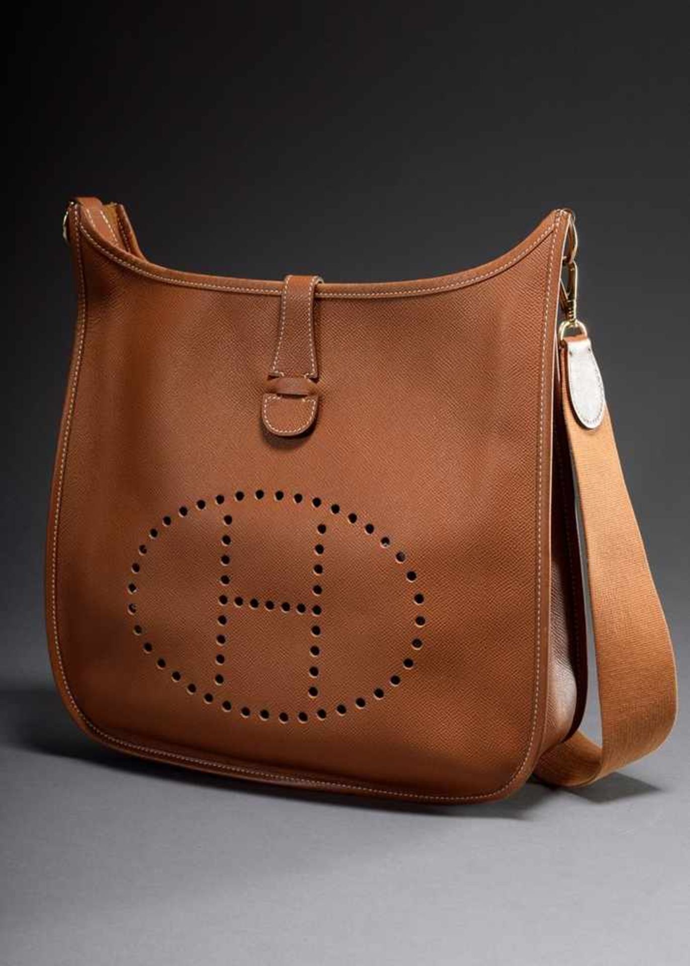 Hermès "Evelyn", 1996, cognac coloured calfskin, open shoulder bag with perforated "H" logo and - Bild 6 aus 9