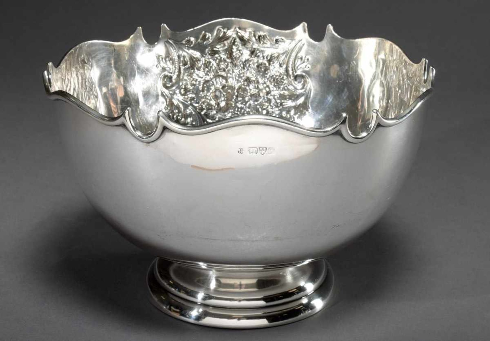 English punchbowl with floral embossing and jagged rim, Barker Brothers, Chester 1910, silver 925, - Bild 2 aus 3