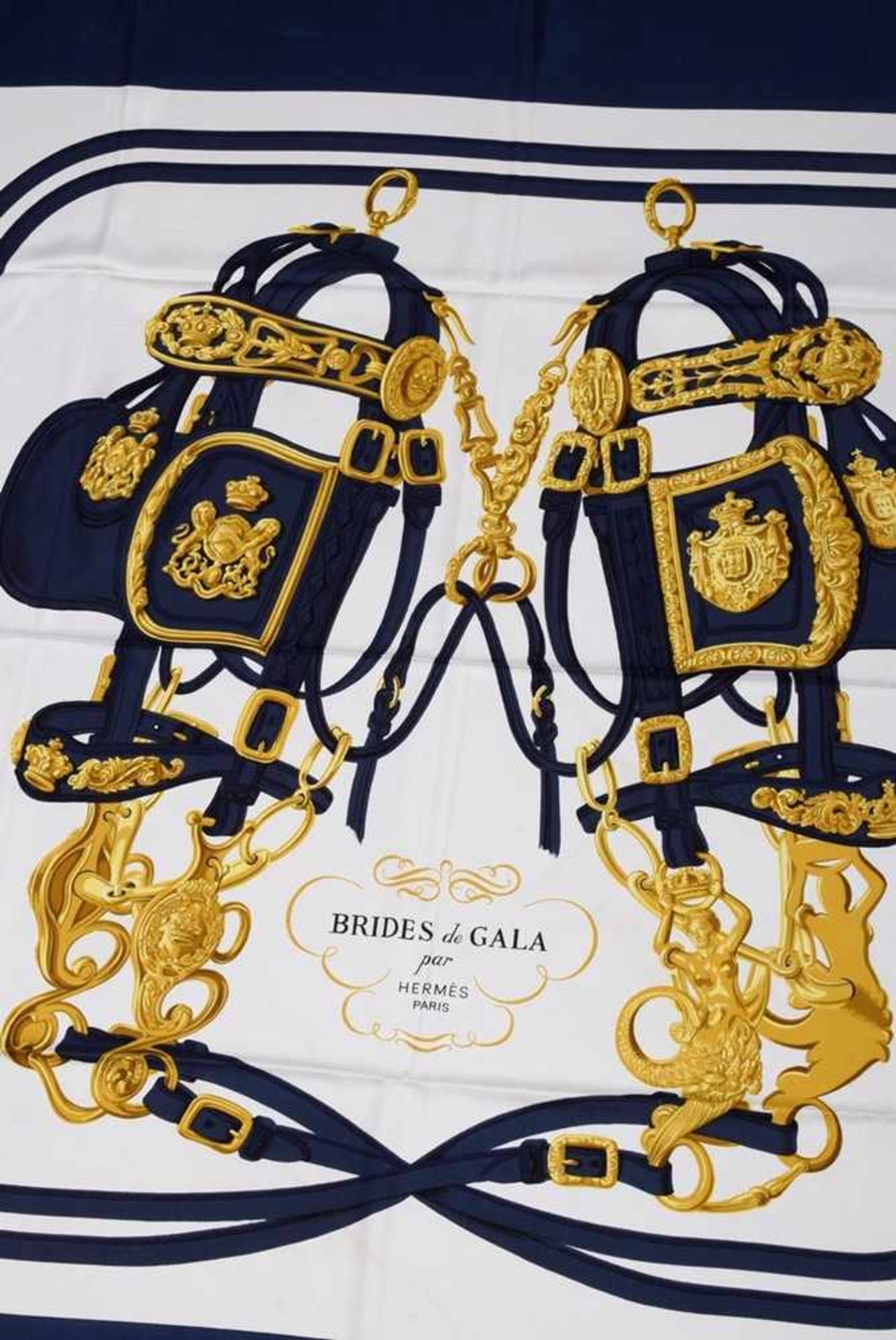 Hermès Carré "Brides de Gala" white/dark blue/yellow, designed by Hugo Grygkar 1957, silk, - Bild 3 aus 4