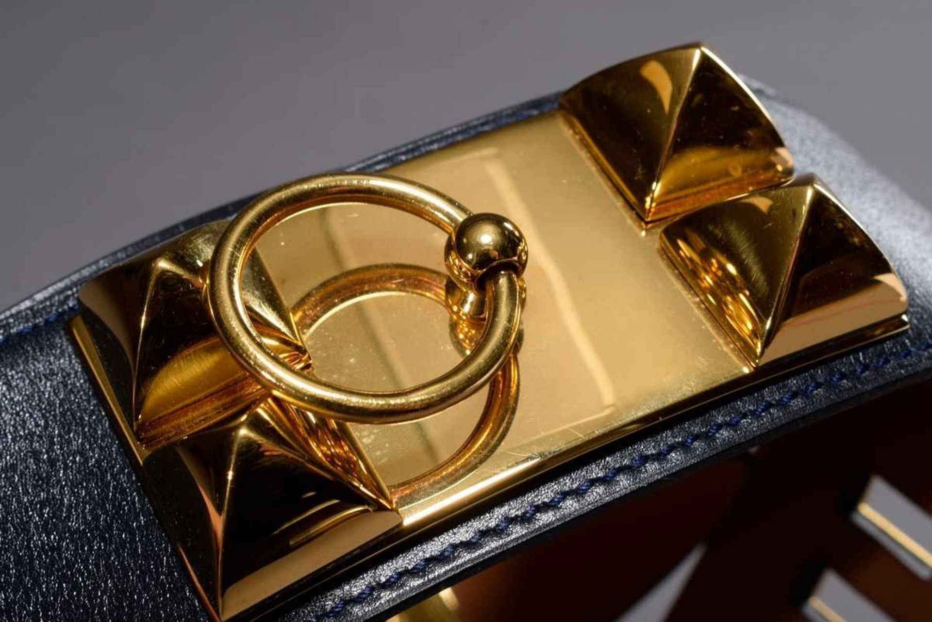 Hermès "Collier de Chien" belt with gold plated details, dark blue, 1994, l. 80cm, b. 5cm, - Bild 4 aus 6