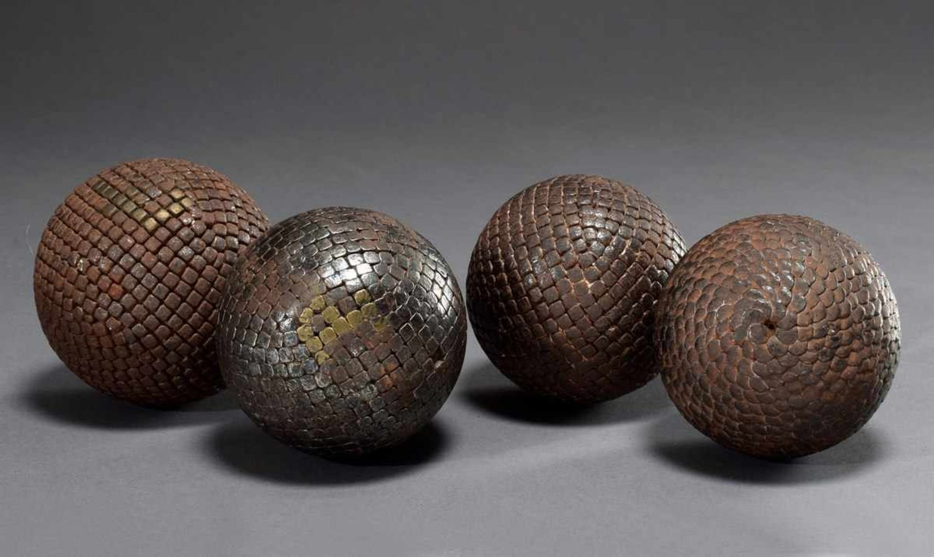 4 Various old boule balls with iron fittings, France around 1900, Ø 9-10cm4 Diverse alte Boulekugeln - Bild 2 aus 4