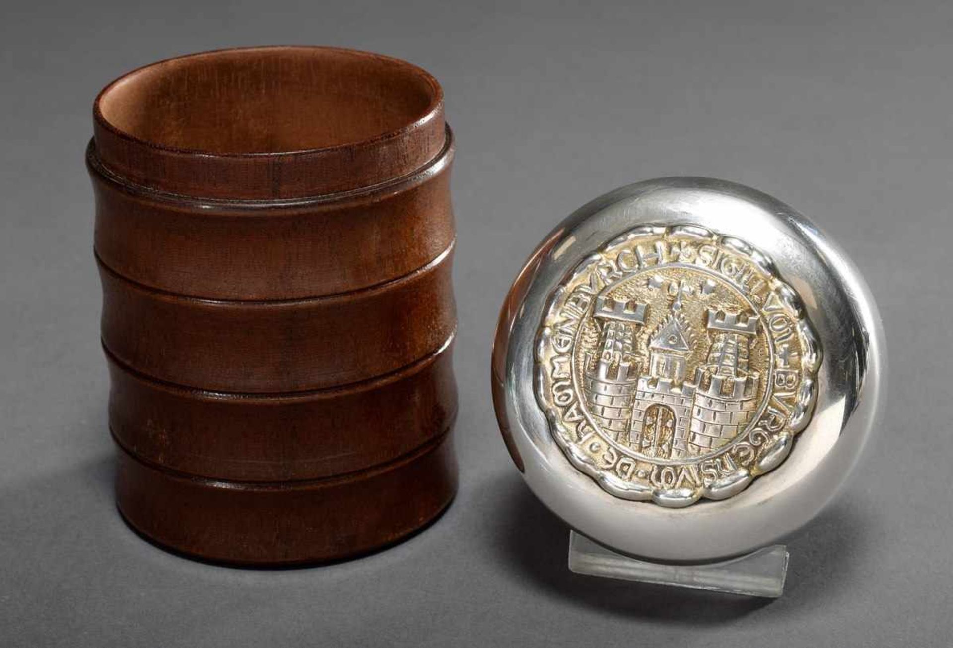 Wooden box with silver lid "Hamburg Seal", Friedrich Stuhlmüller, h. 10,5cm, Ø 7cm, traces of